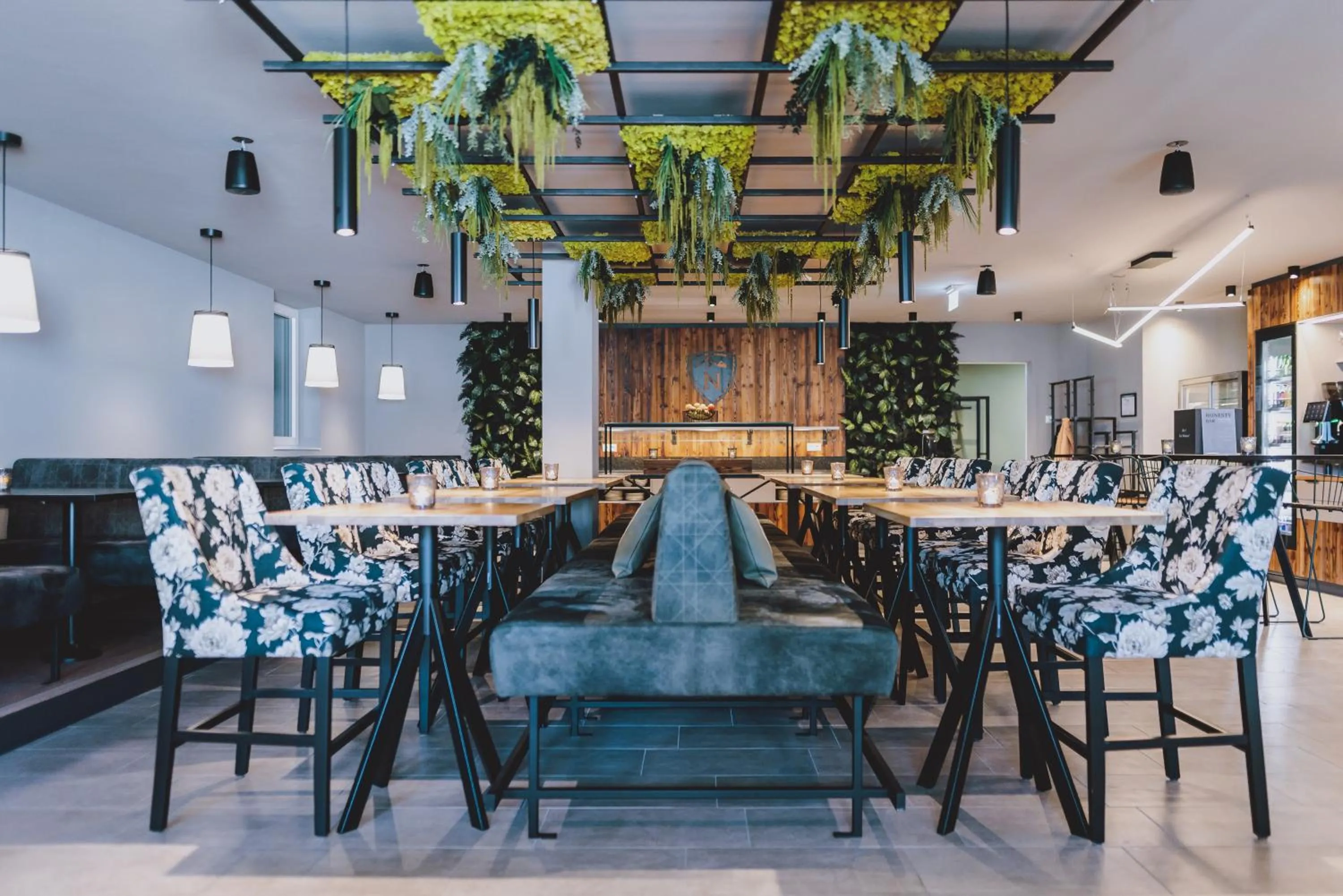 Lobby or reception in Nikolaus by AvenidA Panoramic Wellness Suites