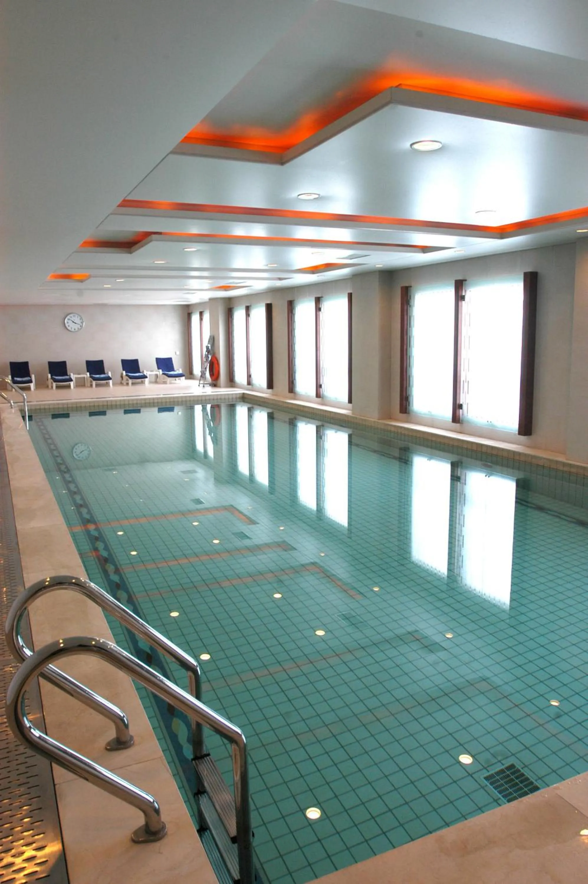 Swimming pool in Swissôtel Shenyang
