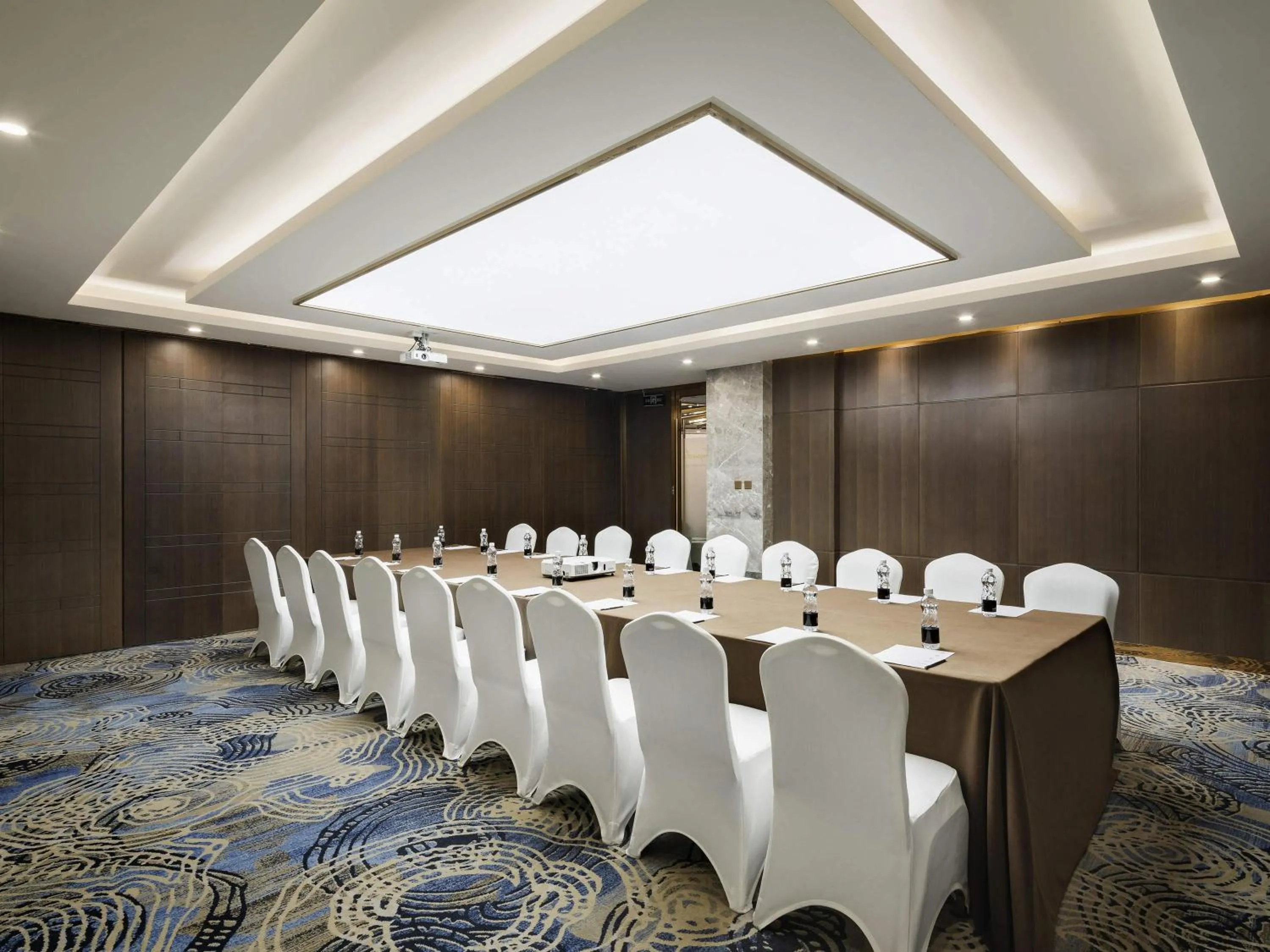 Meeting/conference room in Swissôtel Shenyang