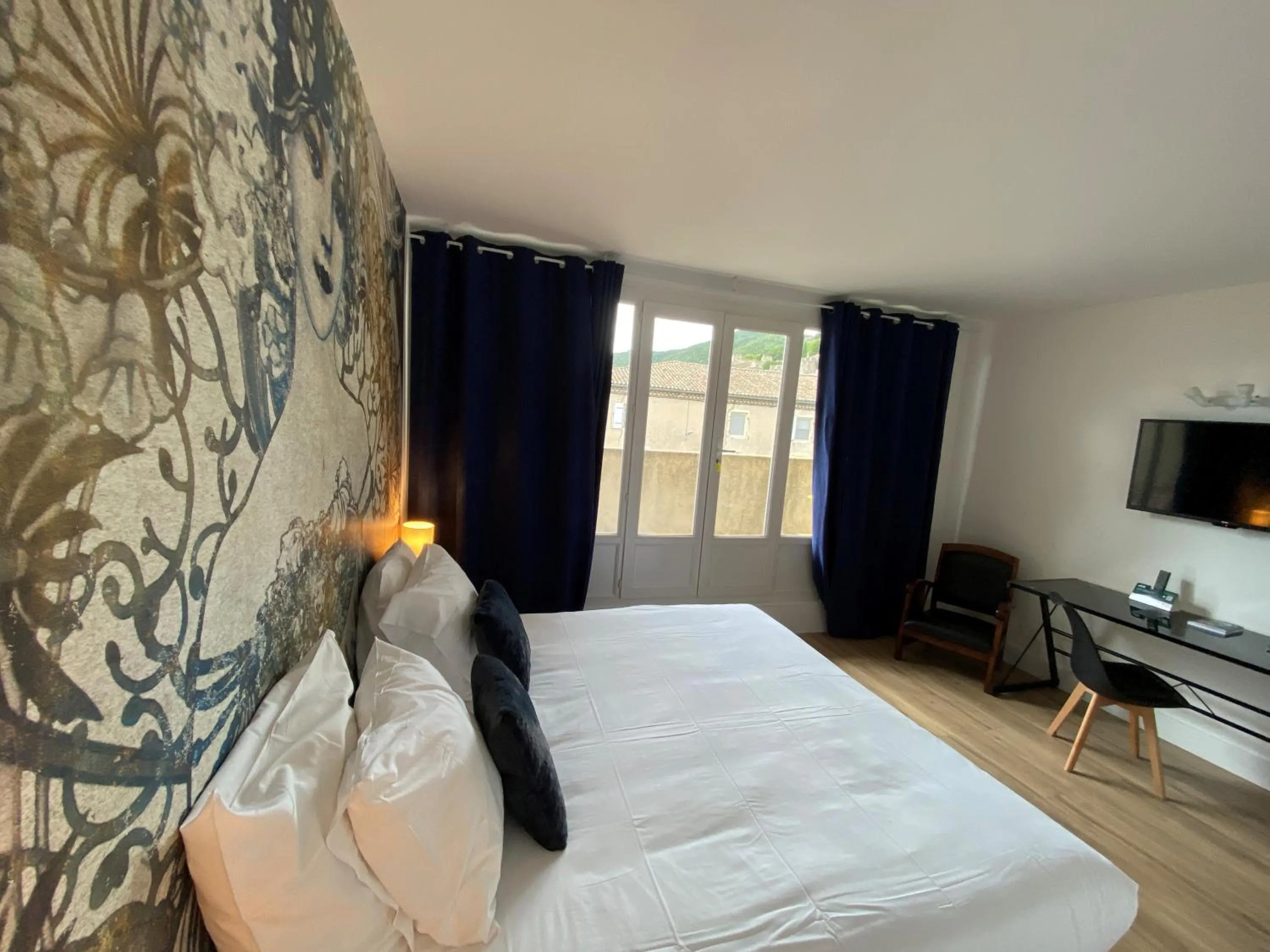 Bedroom, Bed in Logis Hôtel Médiéval, Montélimar Nord