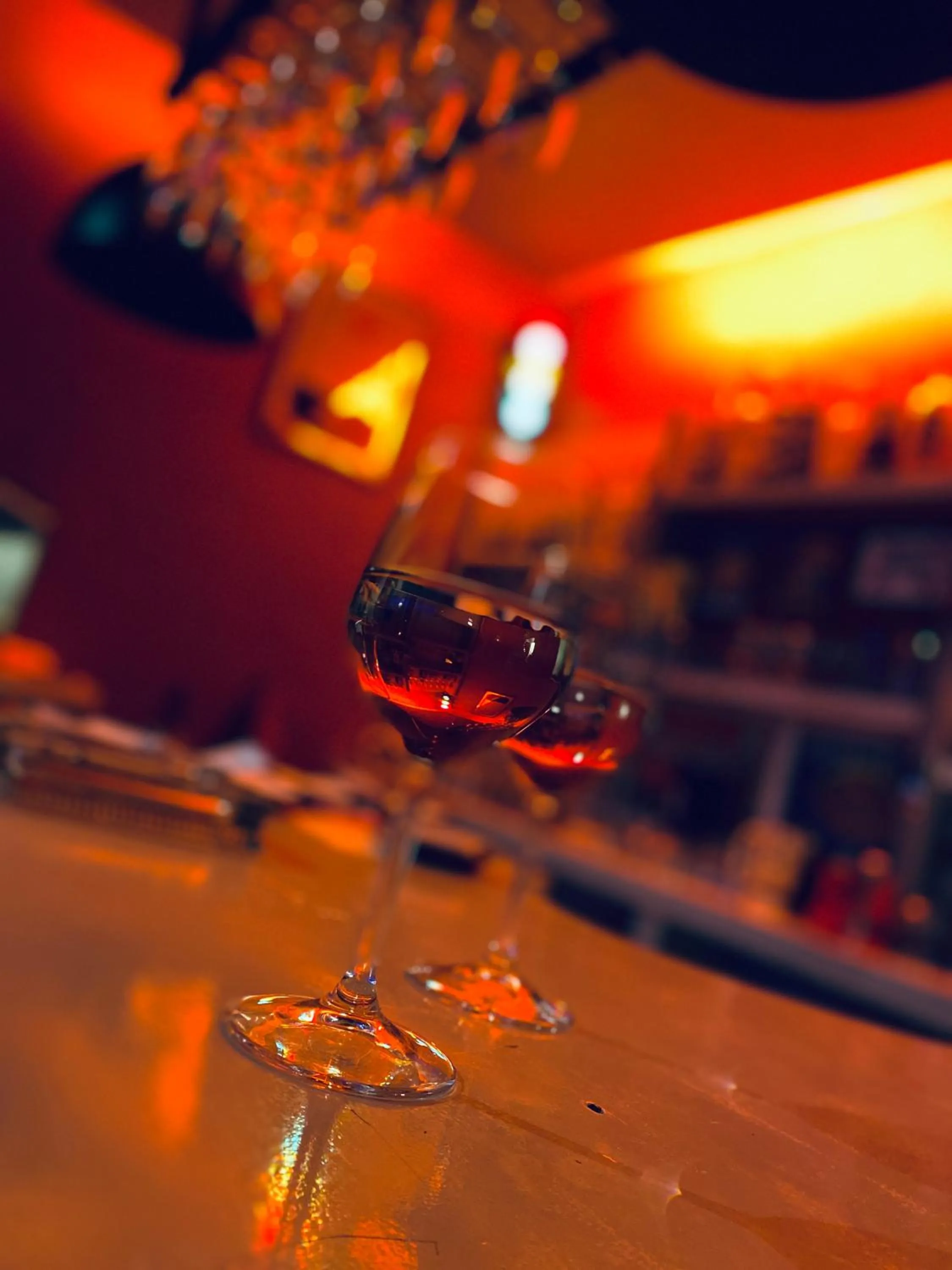 Lounge or bar in Logis Hôtel Médiéval, Montélimar Nord