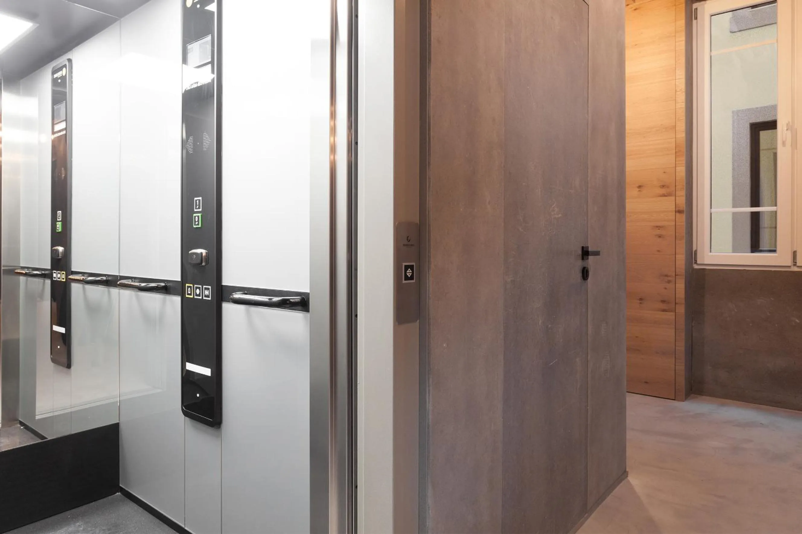 elevator in NALU Valencia Boutique Rooms