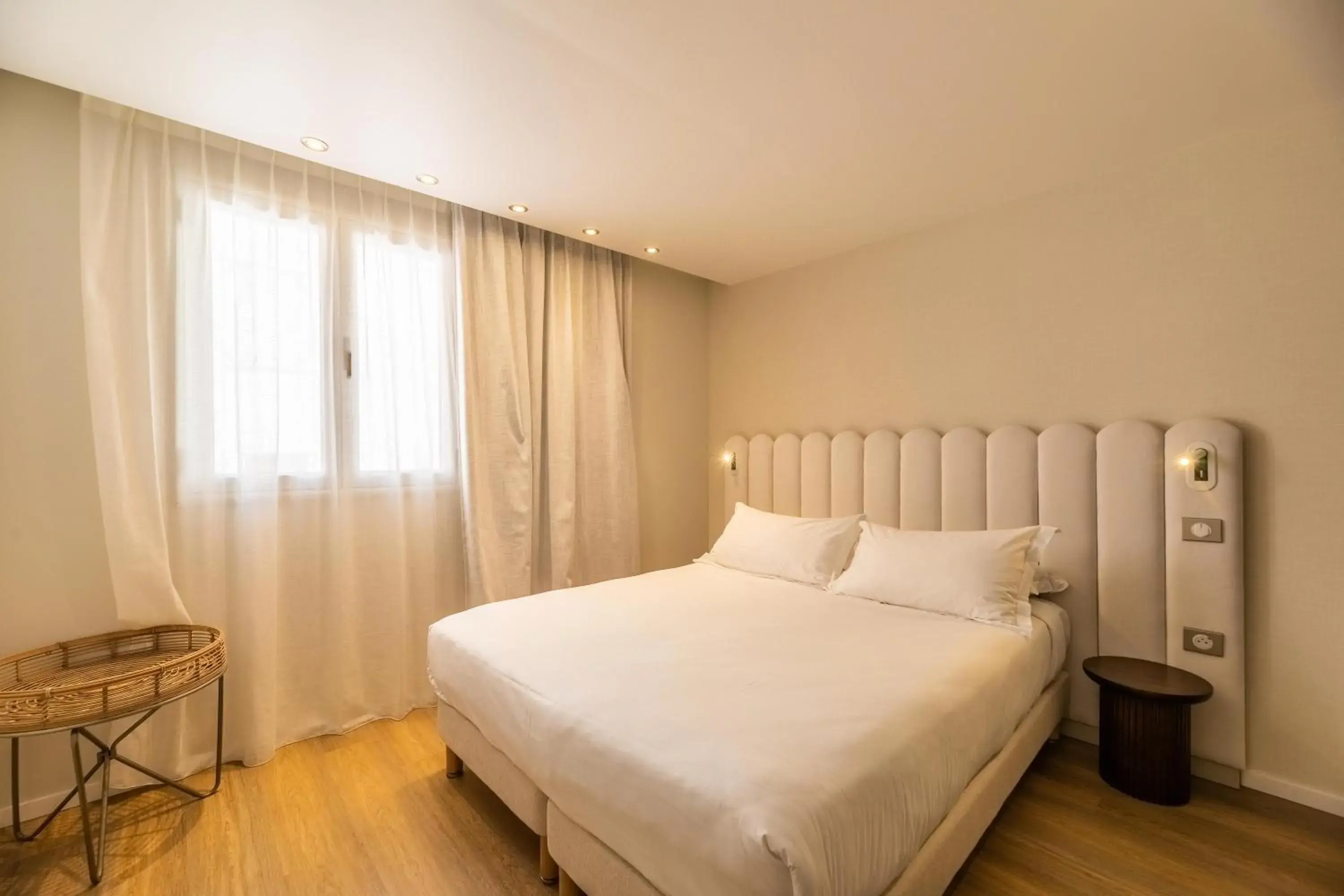 Double Room - "Côté sud with city view" in L'Escale Côté Sud Double Room - "Côté sud with city view" in L'Escale Côté Sud