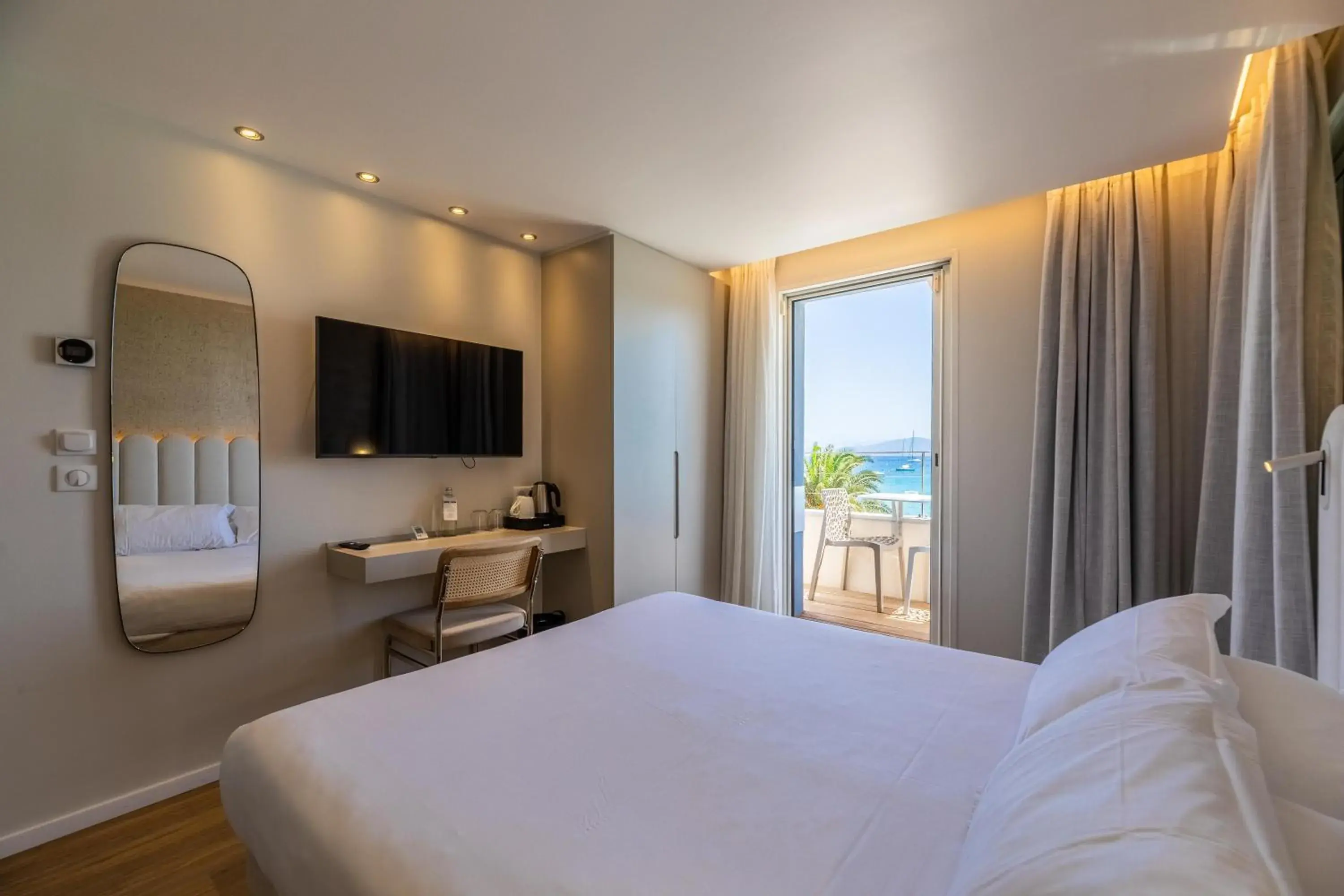 Double Room with Sea View in L'Escale Côté Sud Double Room with Sea View in L'Escale Côté Sud