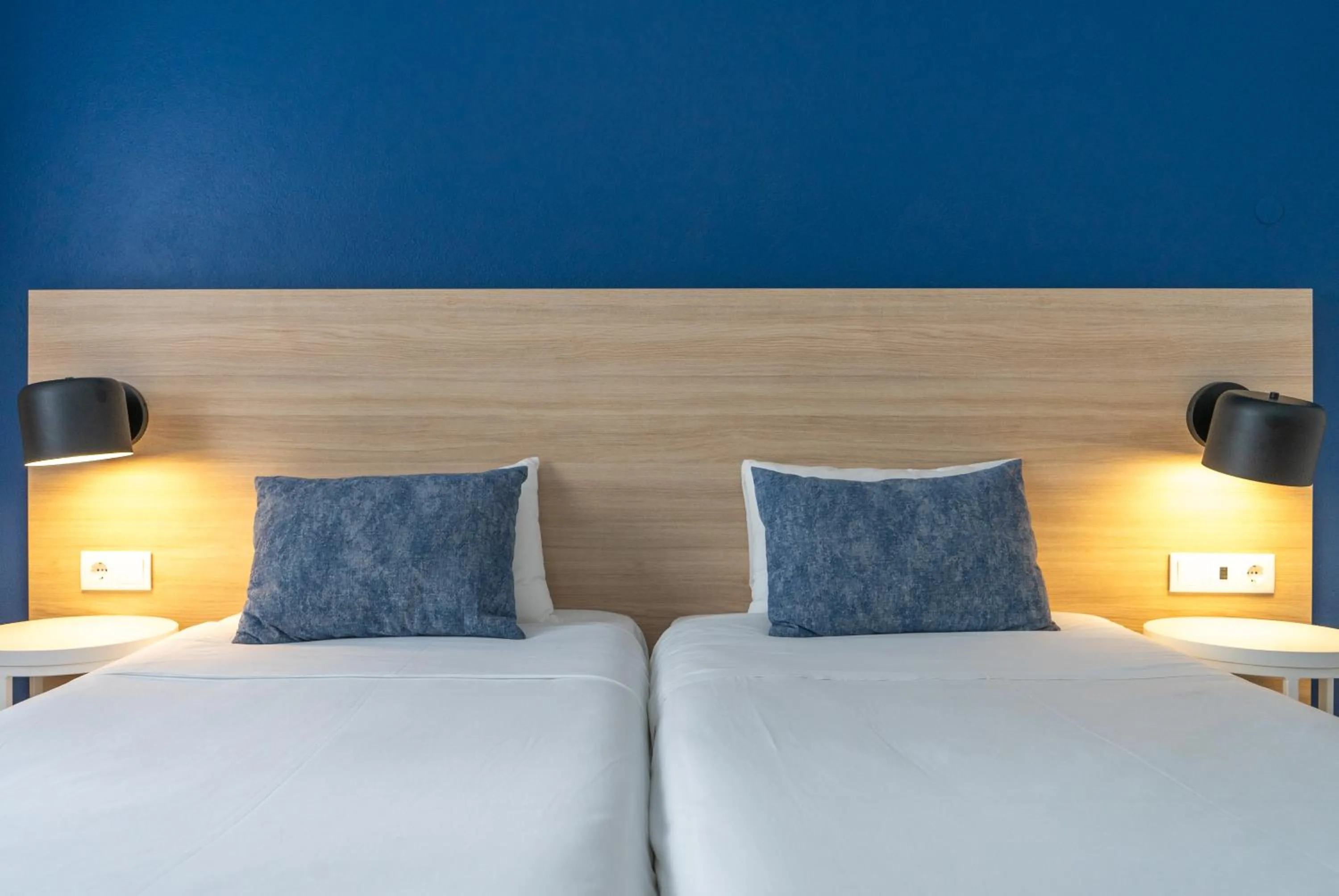 Property building, Bed in Flag Hotel Santarém