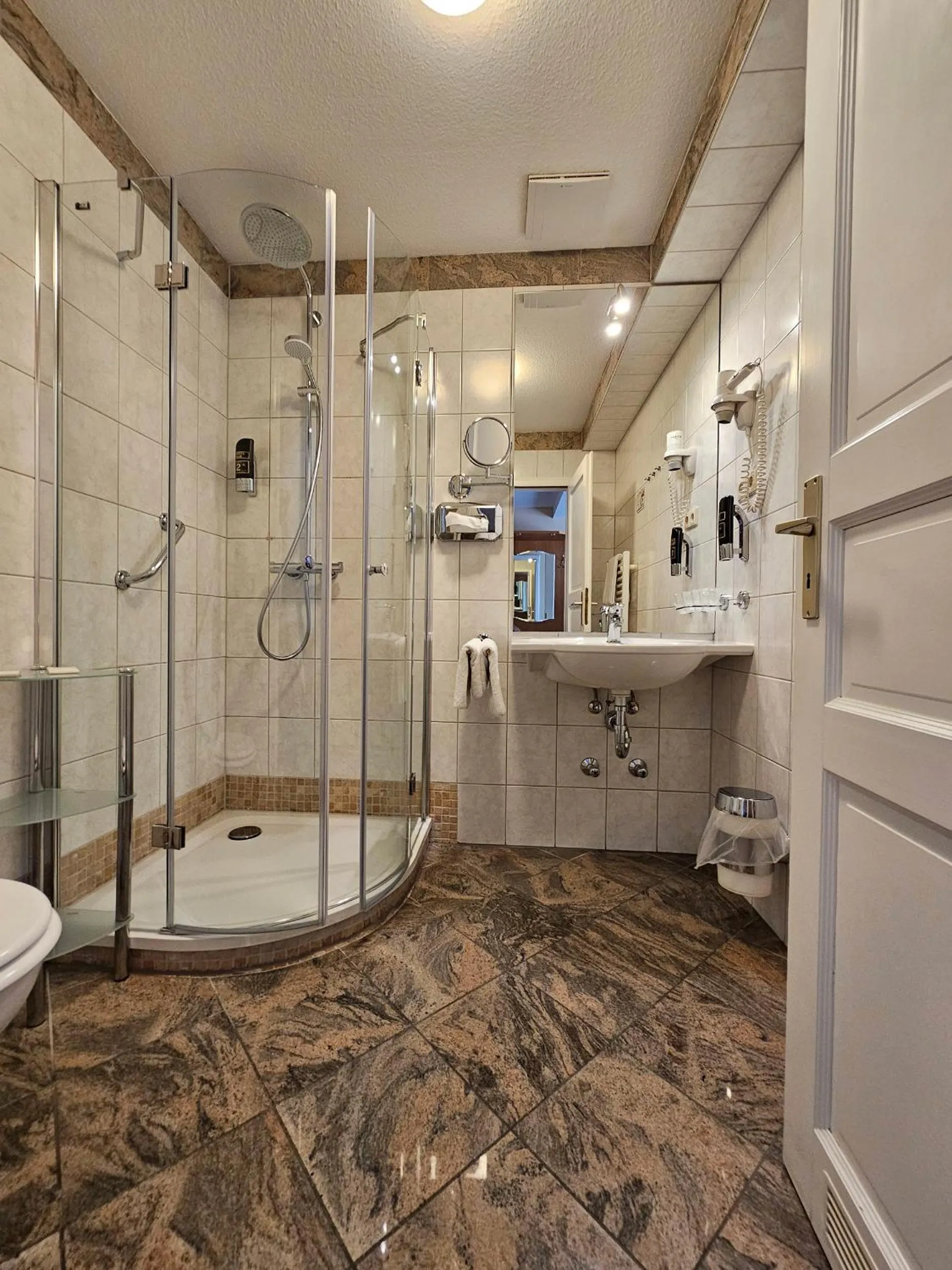 Shower in Hotel Am Markt & Brauhaus Stadtkrug