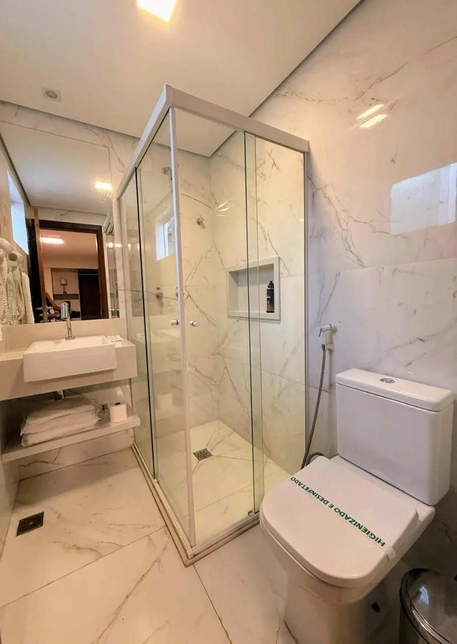 Bathroom in Alfa Plaza Hotel