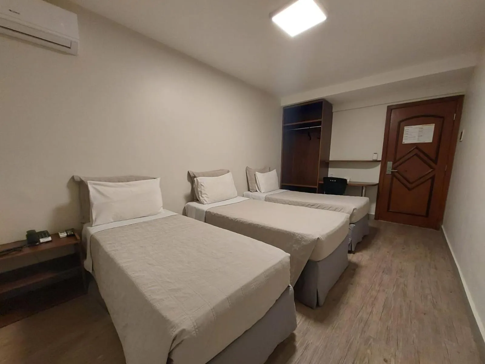 Property building, Bed in Alfa Plaza Hotel