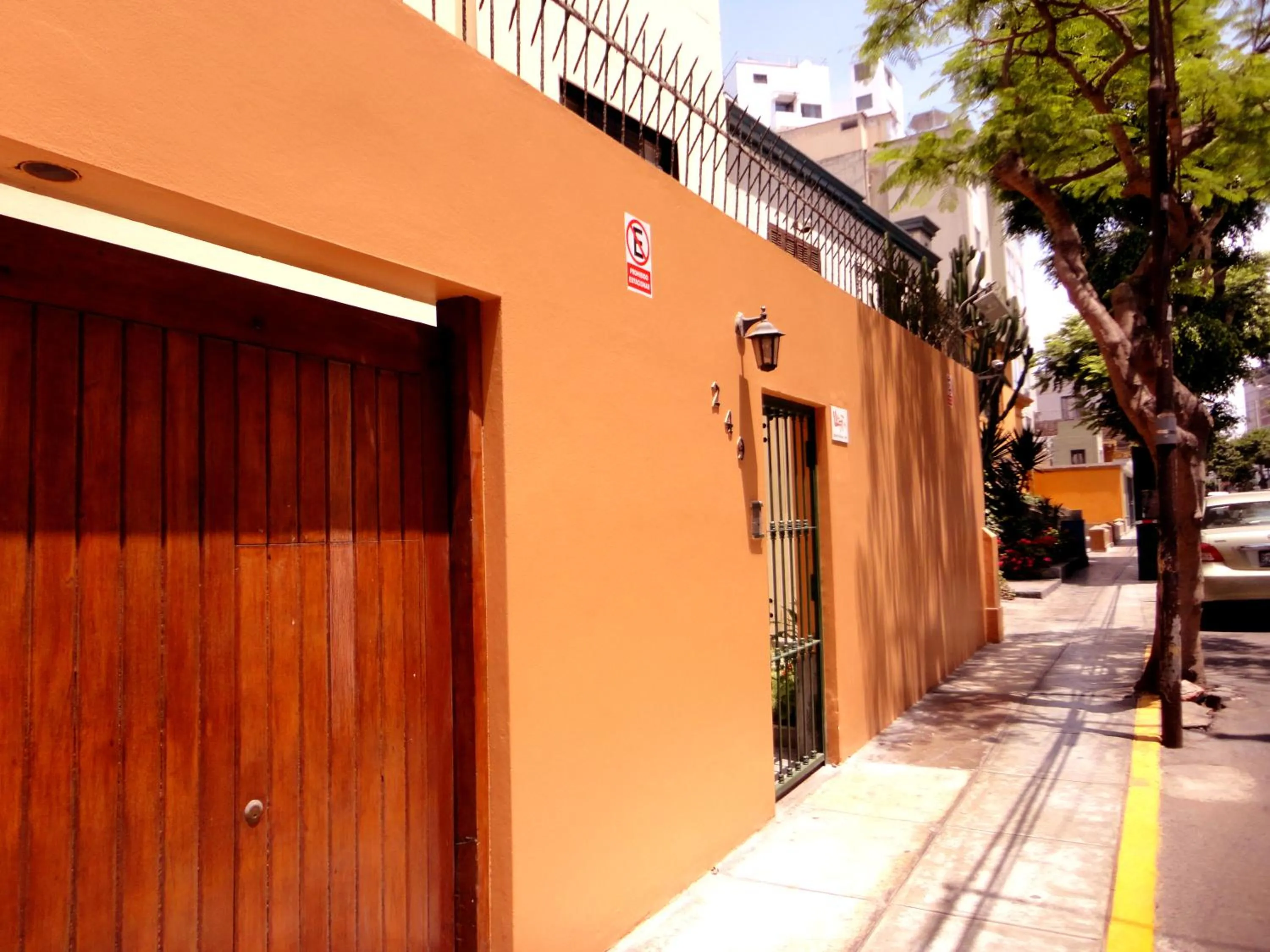 Facade/entrance in Llaqta Wasi