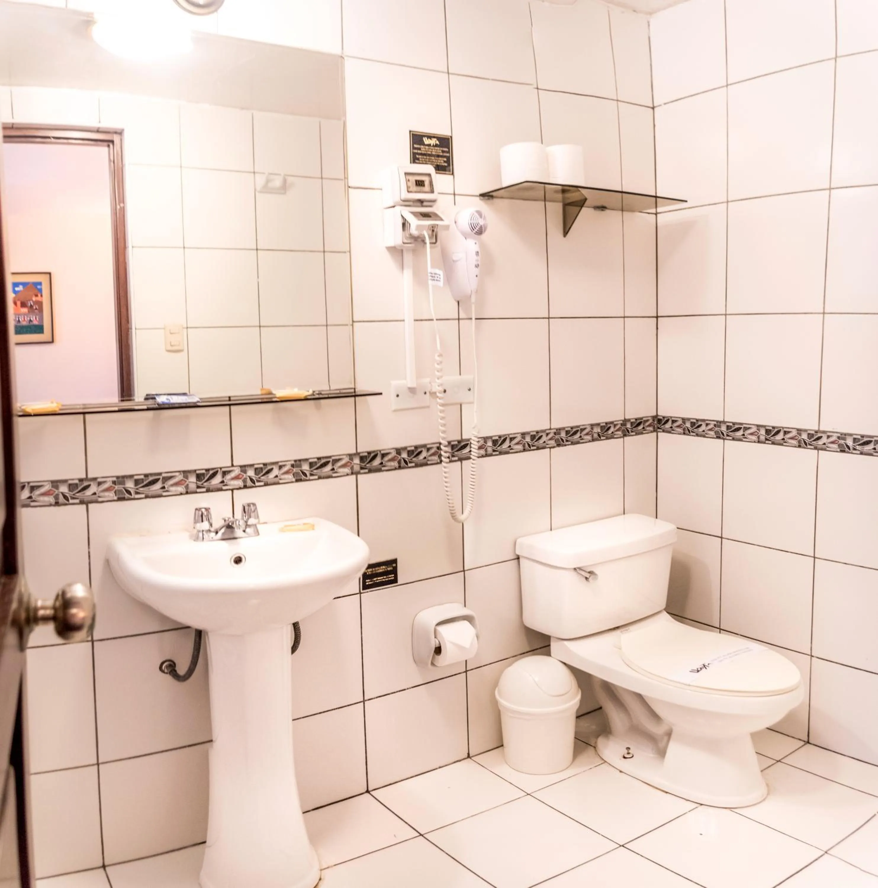 Shower in Llaqta Wasi