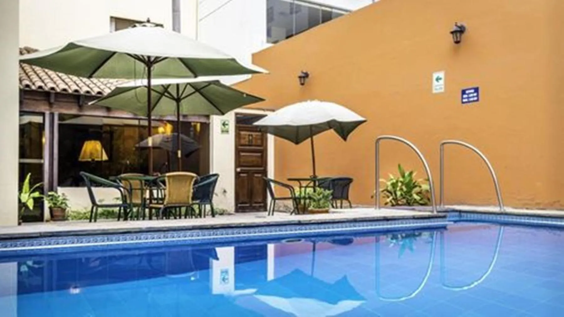 Swimming pool in Llaqta Wasi