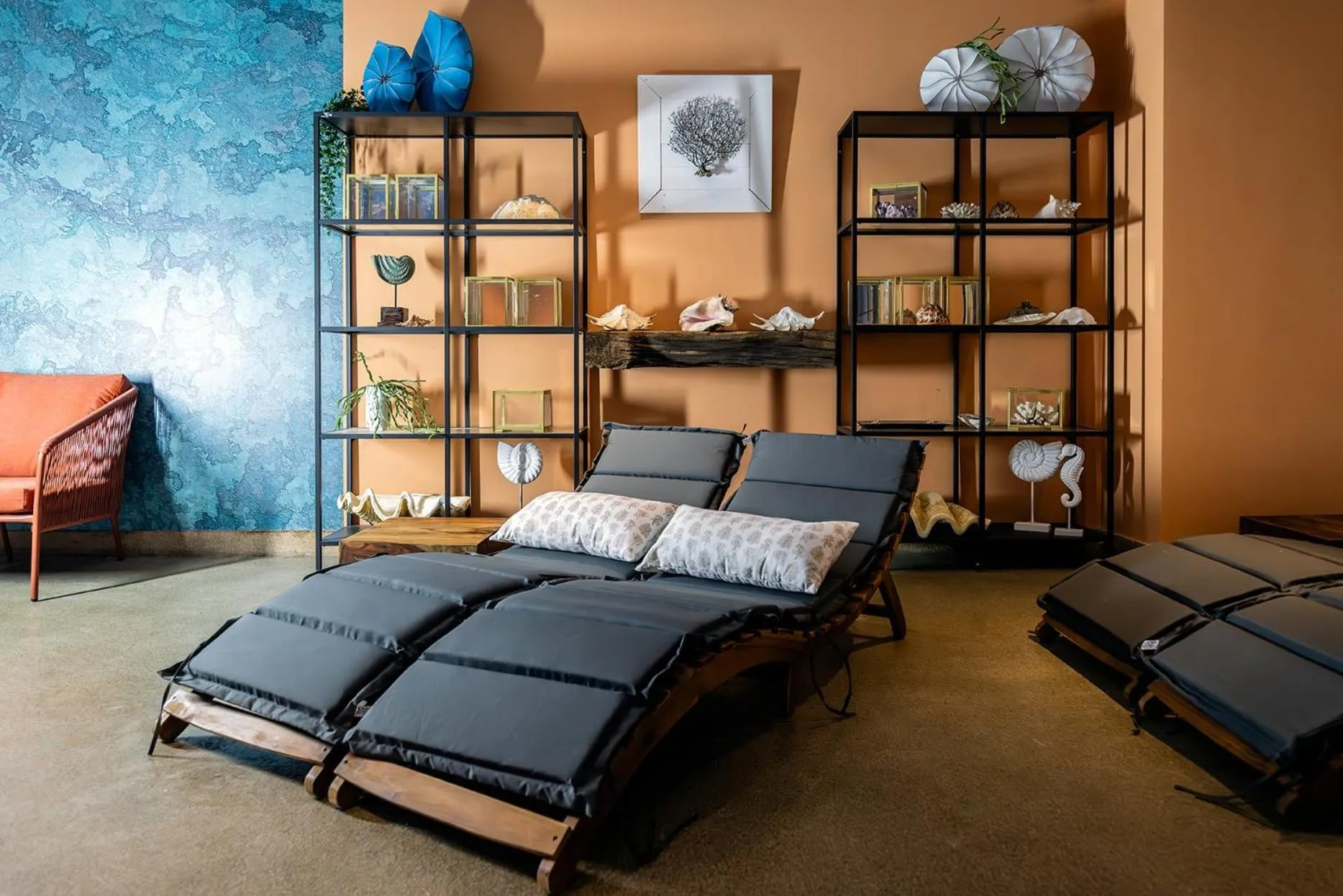 Swimming pool, Bed in Zeitgeist Rathen by STEIGER Hotels