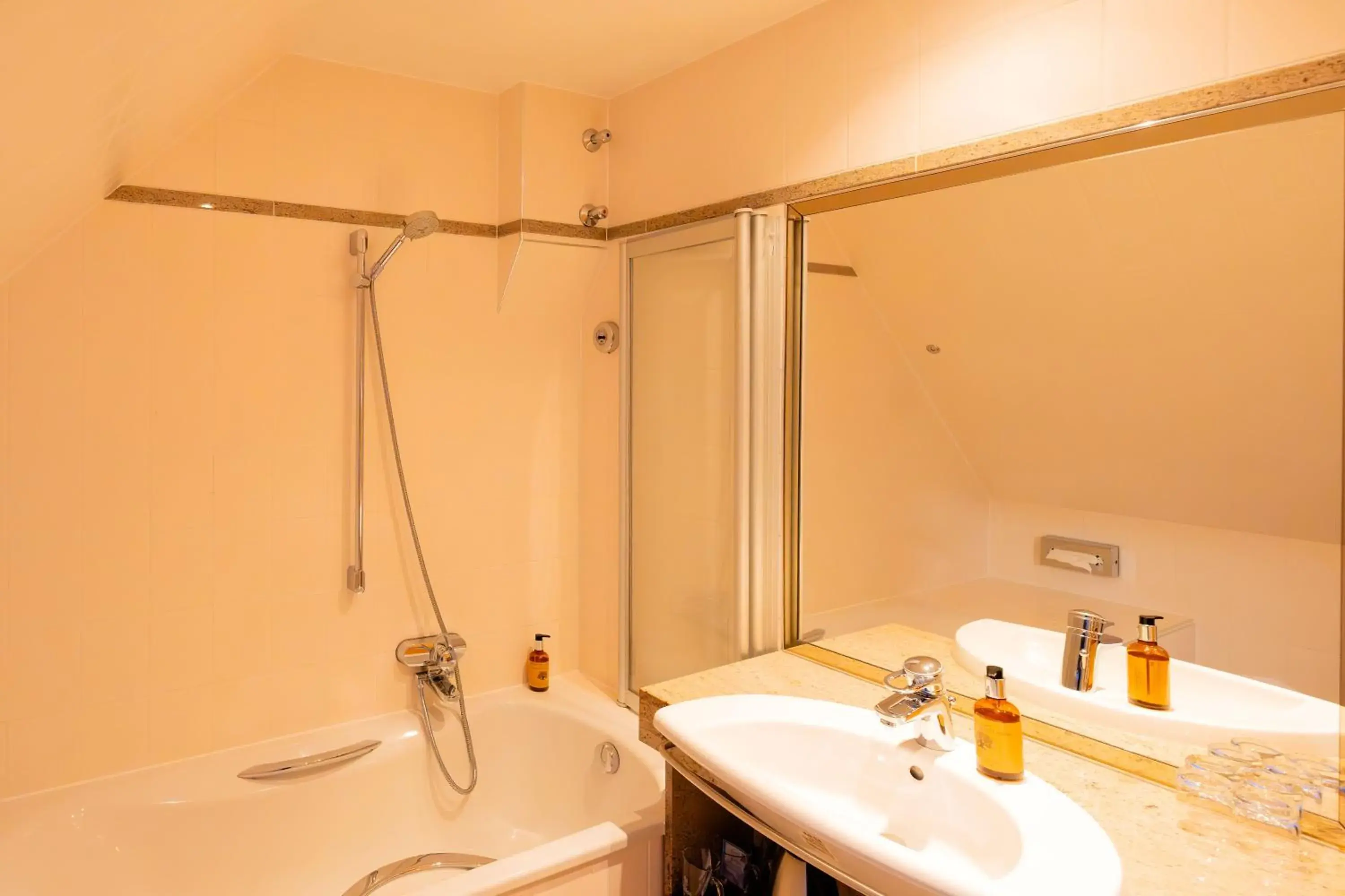 Comfort double room with balcony (without Elbe view) in Zeitgeist Rathen by STEIGER Hotels Comfort double room with balcony (without Elbe view) in Zeitgeist Rathen by STEIGER Hotels