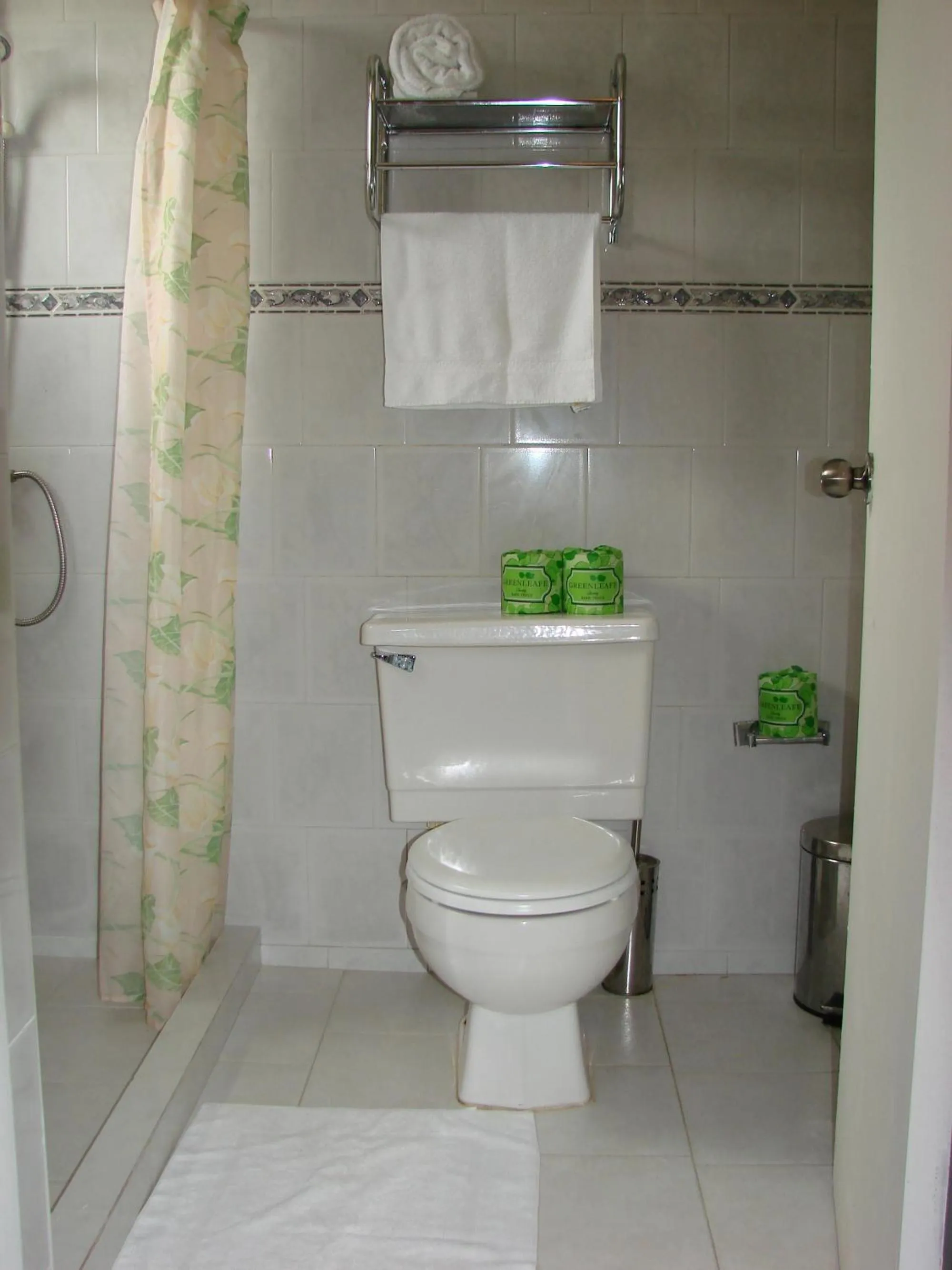 Bathroom in Cunucu Villas - Aruba Tropical Garden Apartments