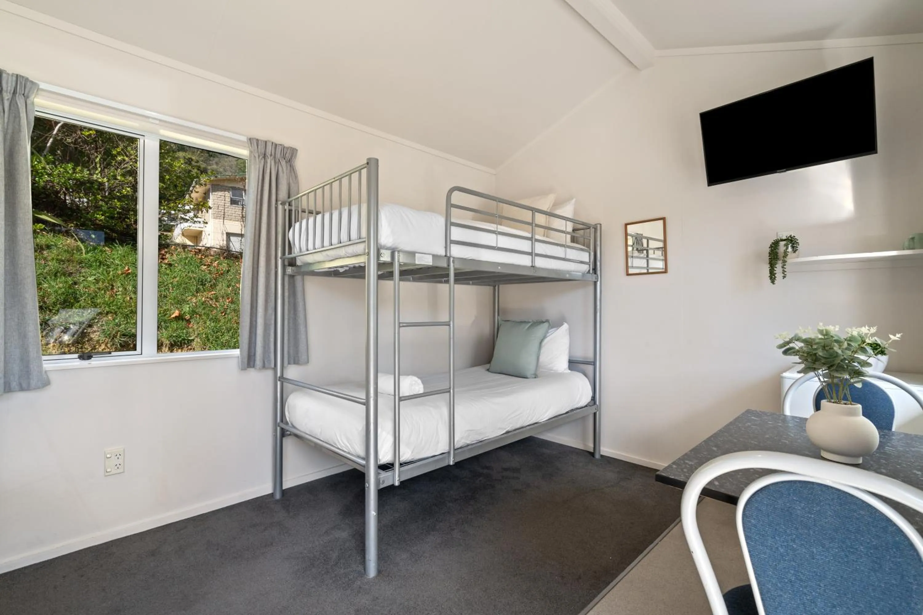 Bed in Tasman Holiday Parks Picton