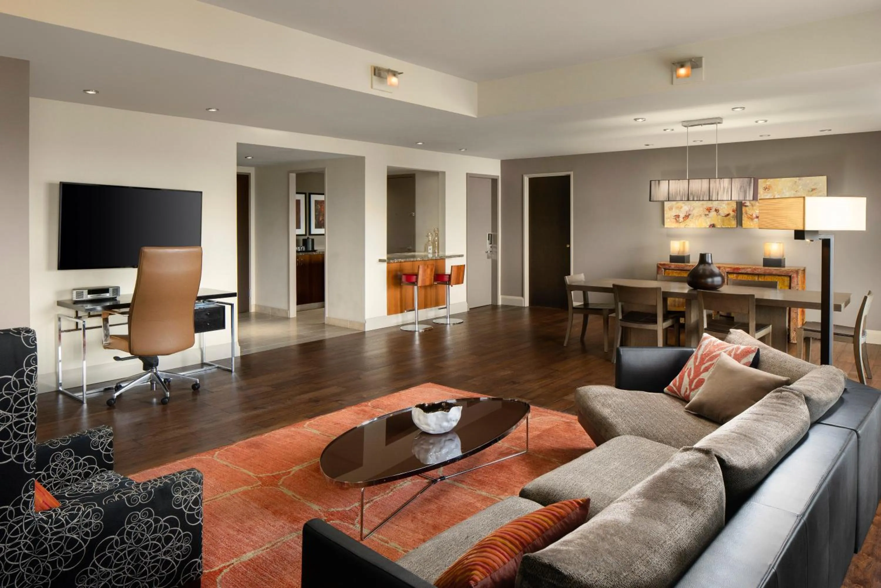 Living room in Renaissance Seattle Hotel