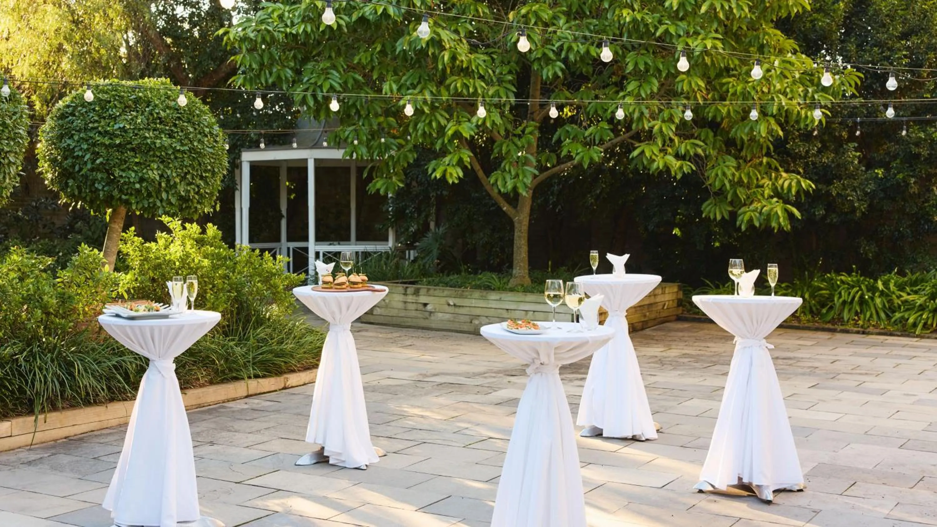 Meeting/conference room in Holiday Inn Warwick Farm by IHG