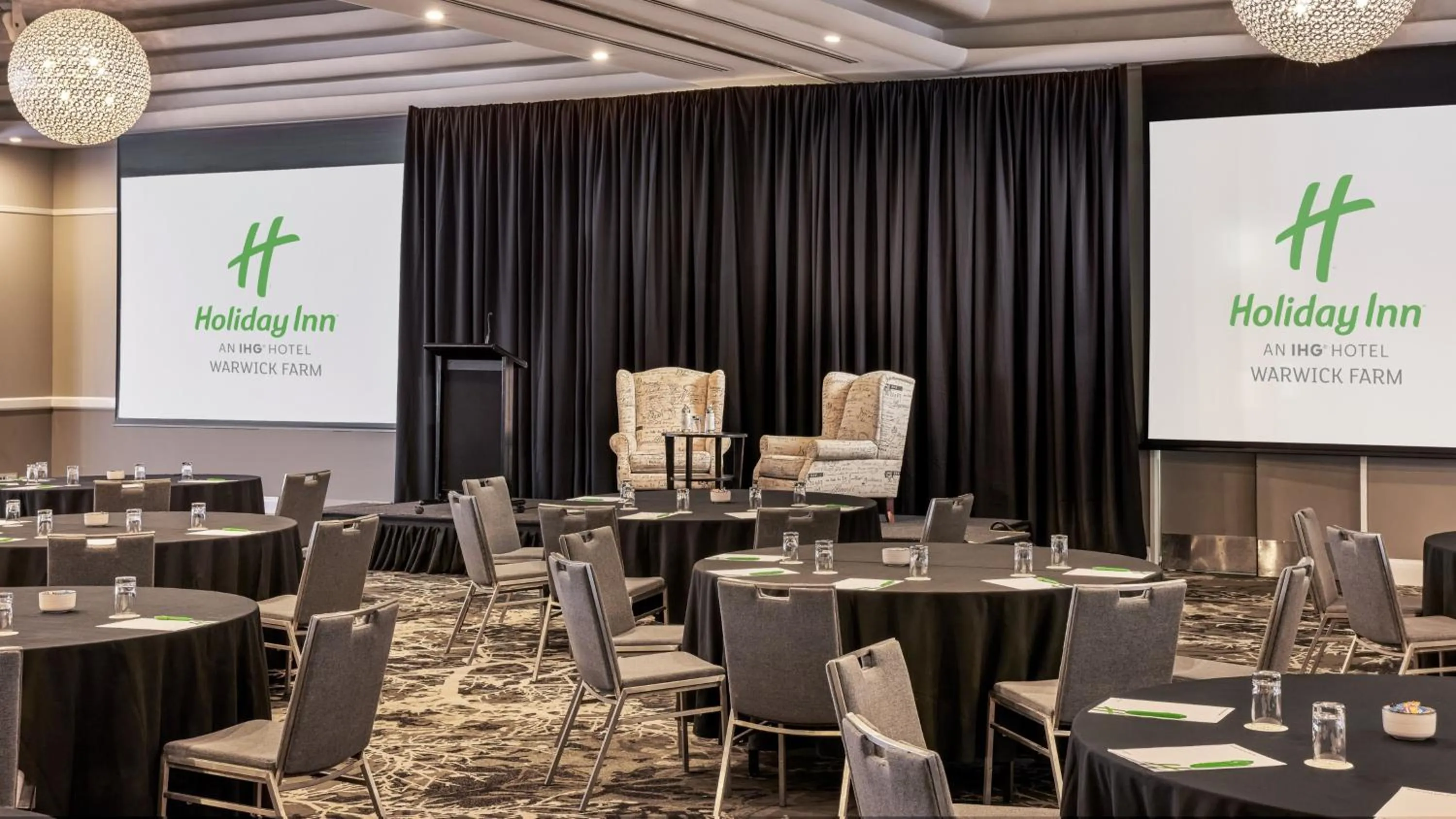 Meeting/conference room in Holiday Inn Warwick Farm by IHG