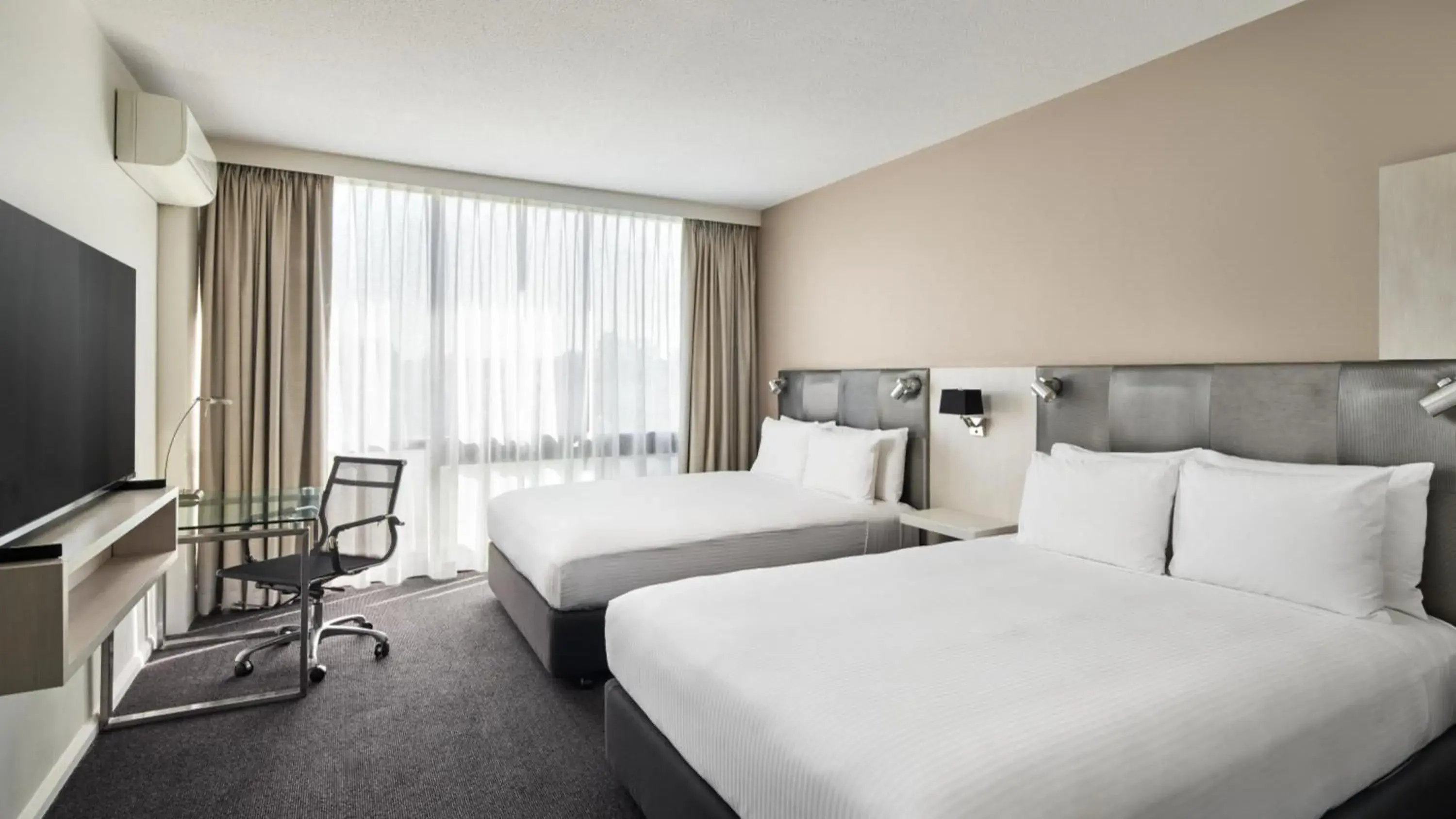 Standard Room with Two Queen Beds in Holiday Inn Warwick Farm by IHG Standard Room with Two Queen Beds in Holiday Inn Warwick Farm by IHG