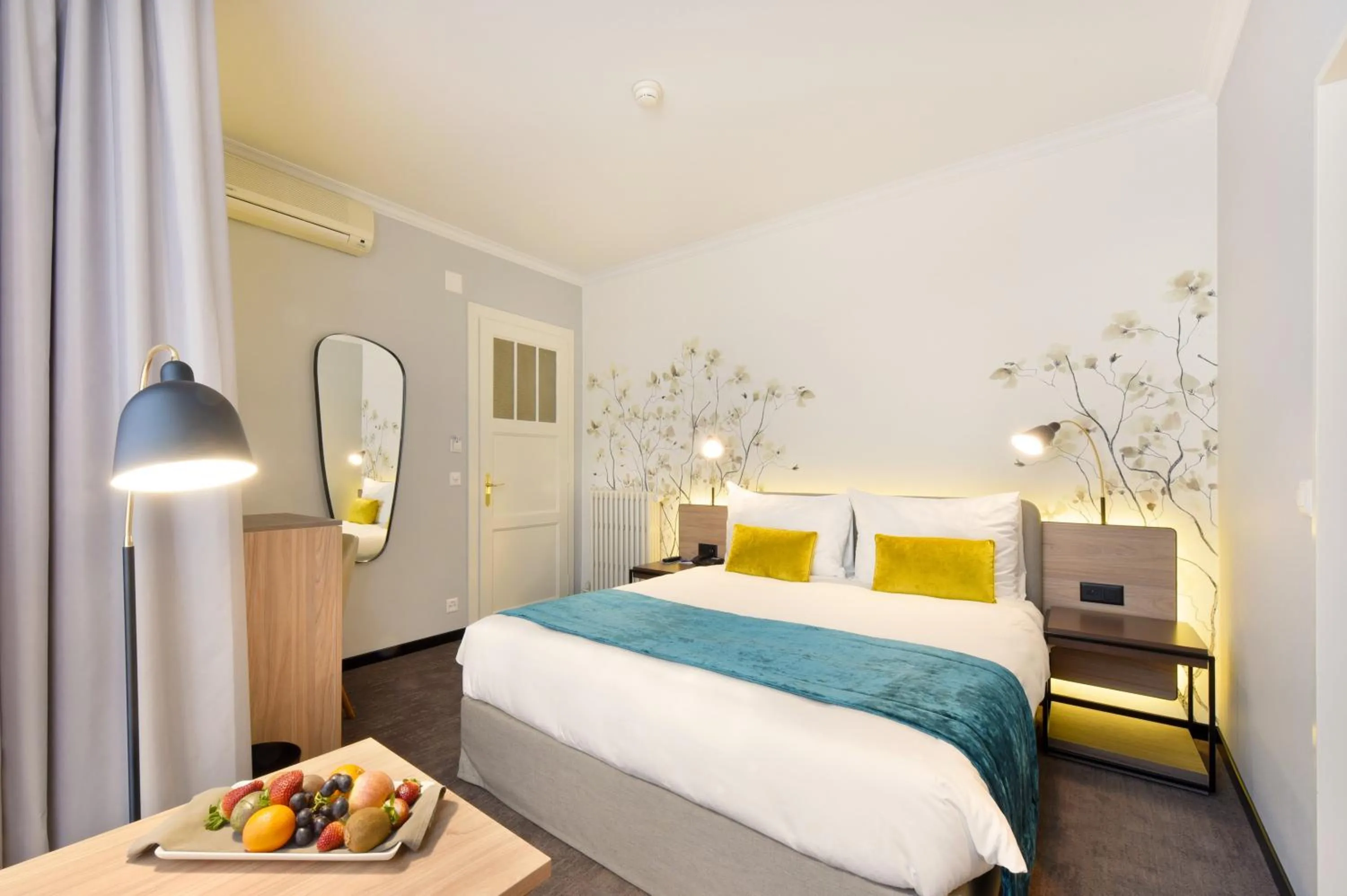 Bedroom, Bed in Astra Vevey Hotel & Restaurant