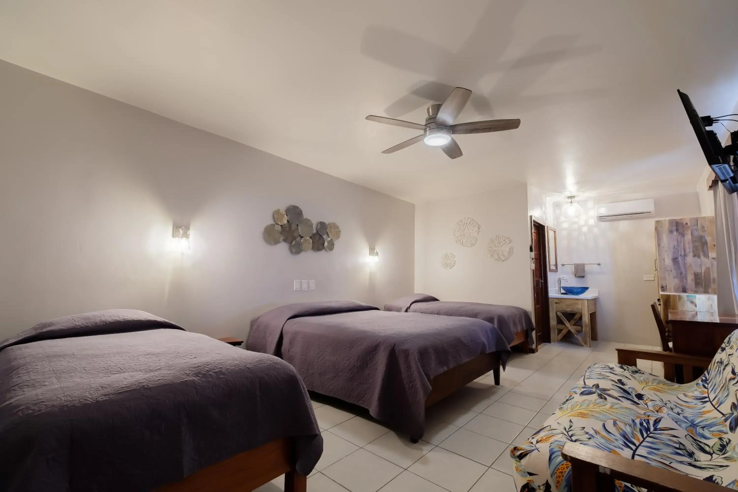 Deluxe Junior Suite in Holiday Hotel Deluxe Junior Suite in Holiday Hotel