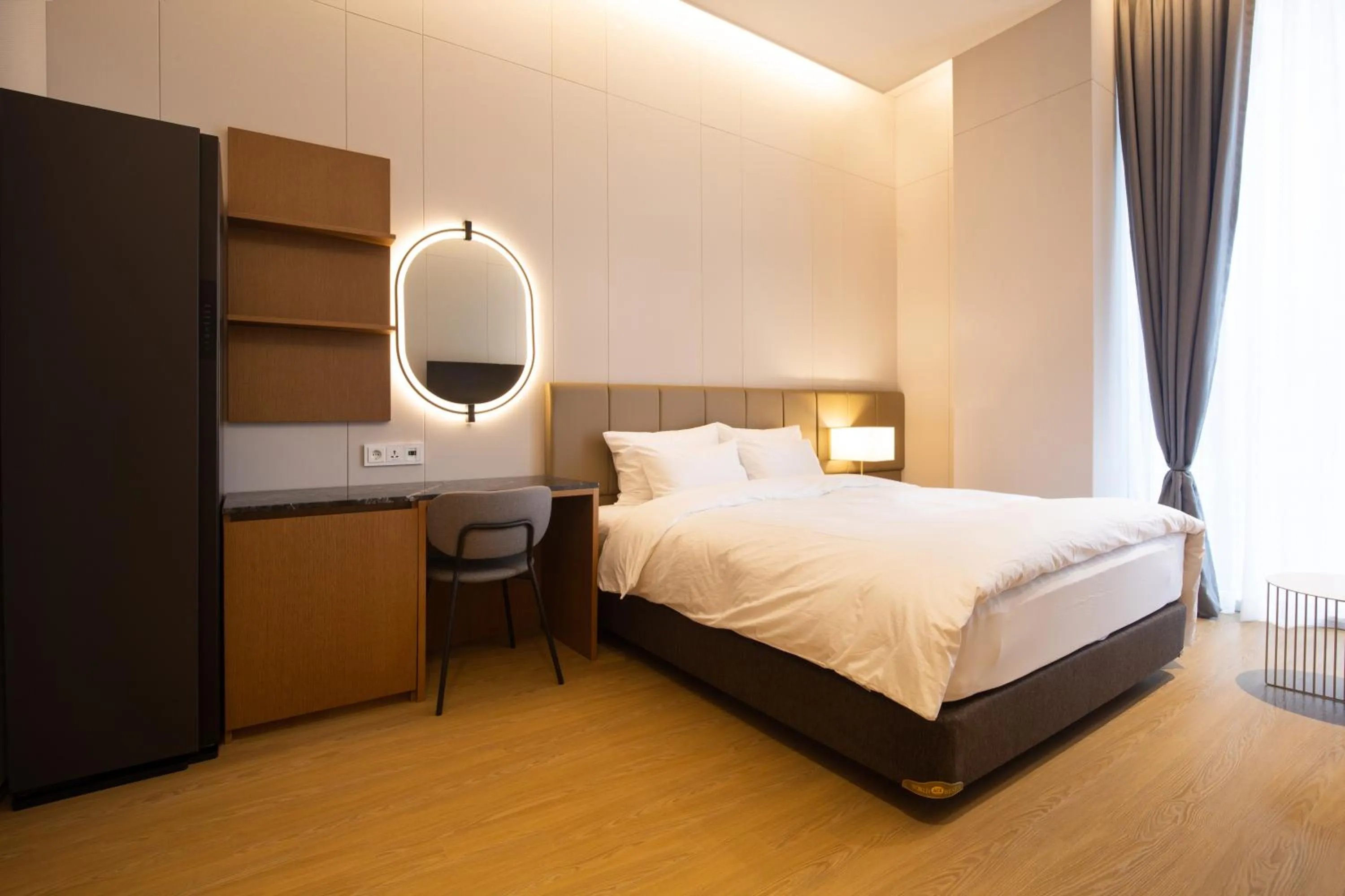 Photo of the whole room, Bed in Jeonju Tourist Hotel kkotsim