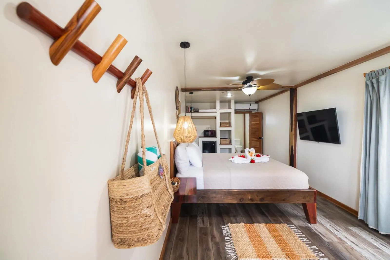 Bed in Ocean Tide Beach Resort