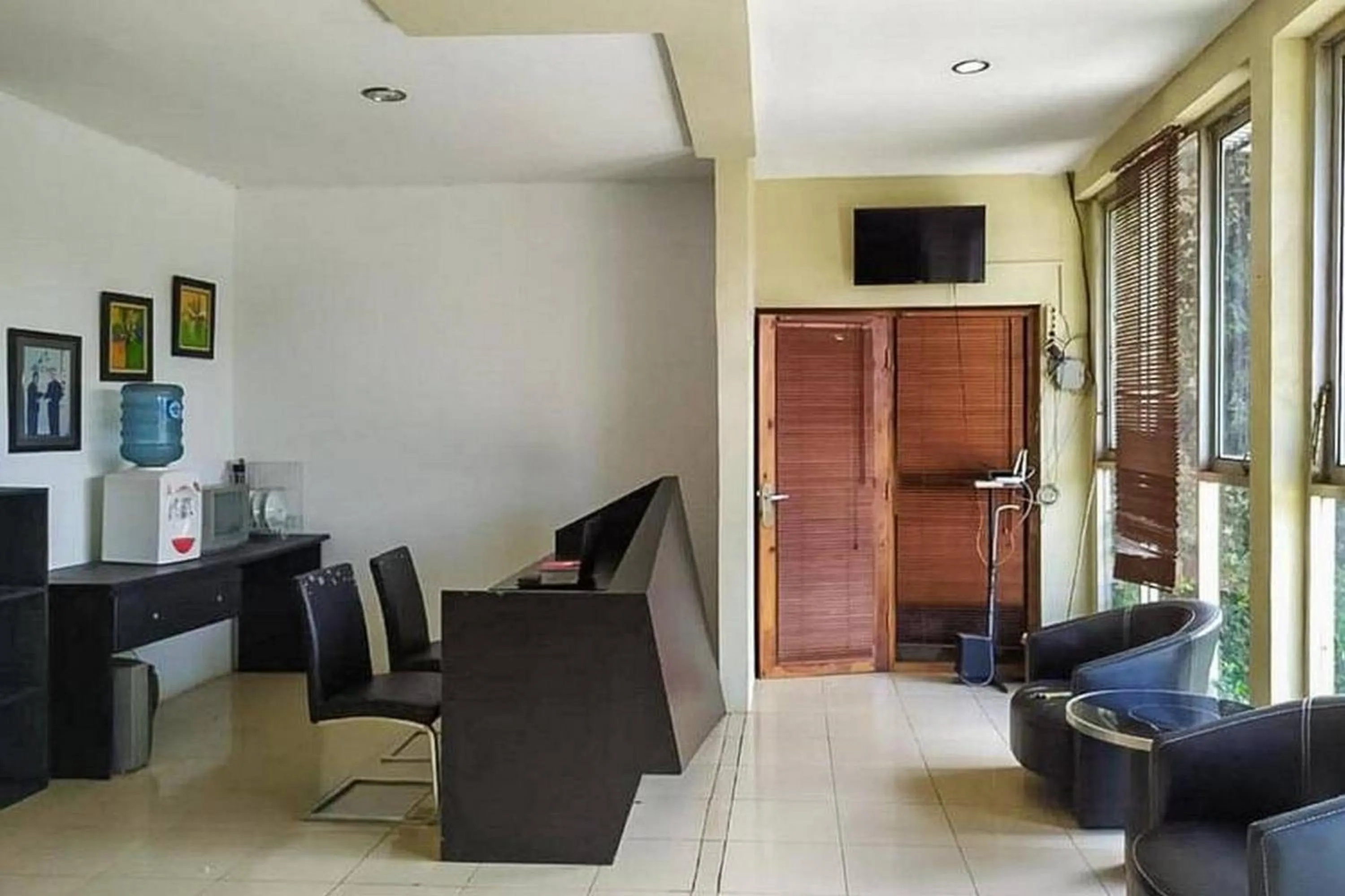 Lobby or reception in Graha HT Sumantri Mitra RedDoorz