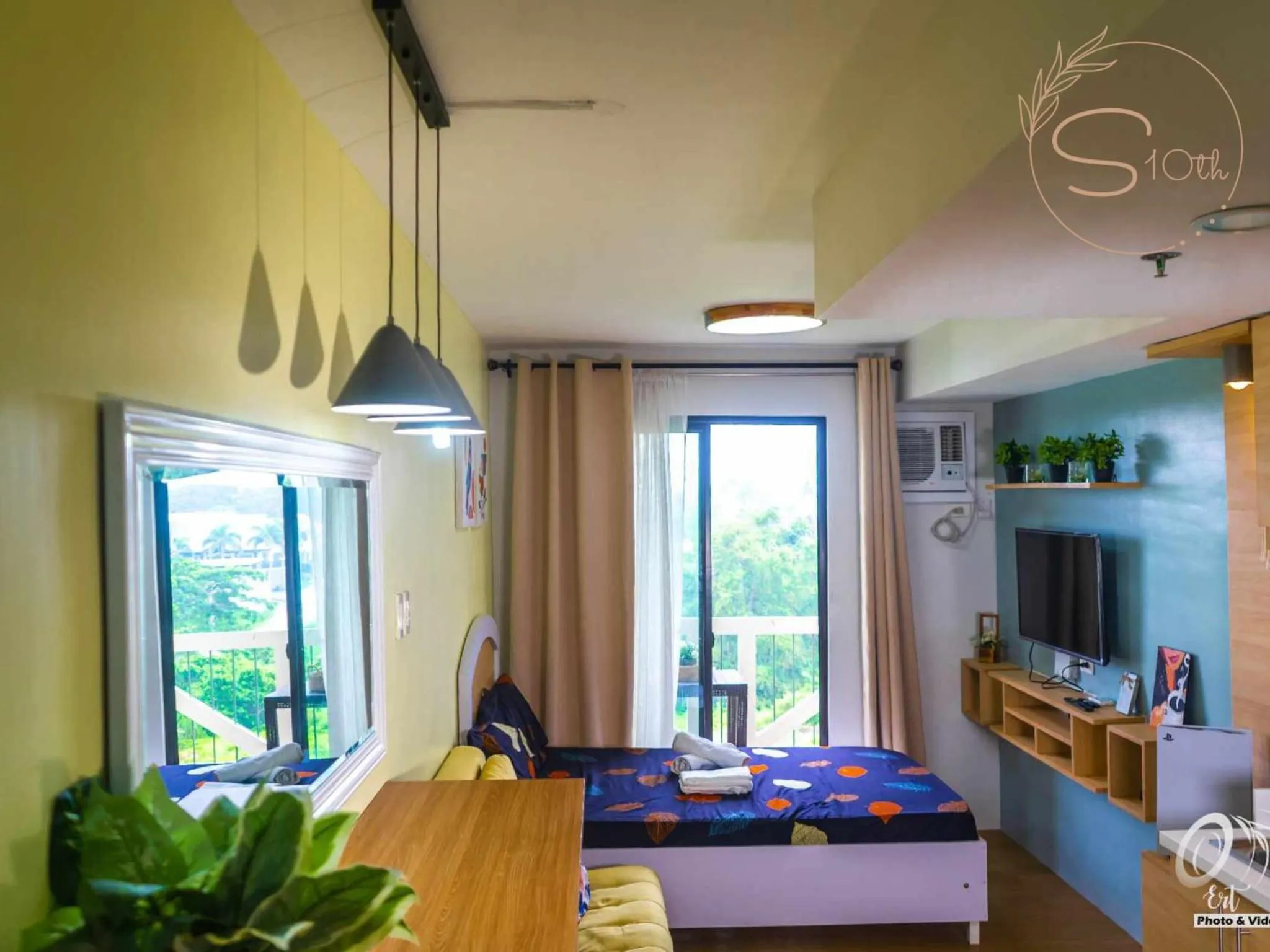 Bed in Summer10th Pinesuites Scandi Minimalist Deluxe