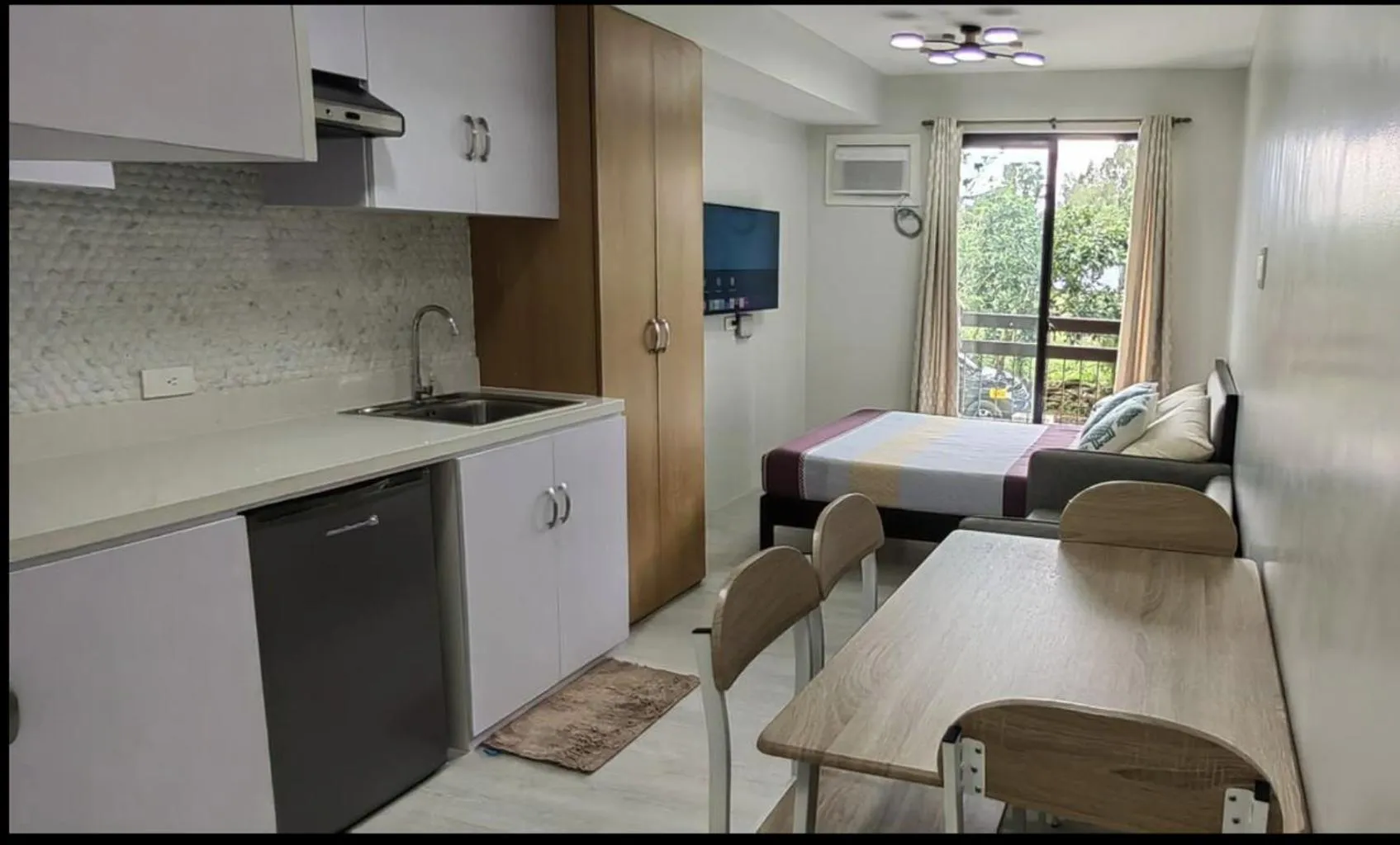 Summer10th Pinesuites Scandi Minimalist Deluxe