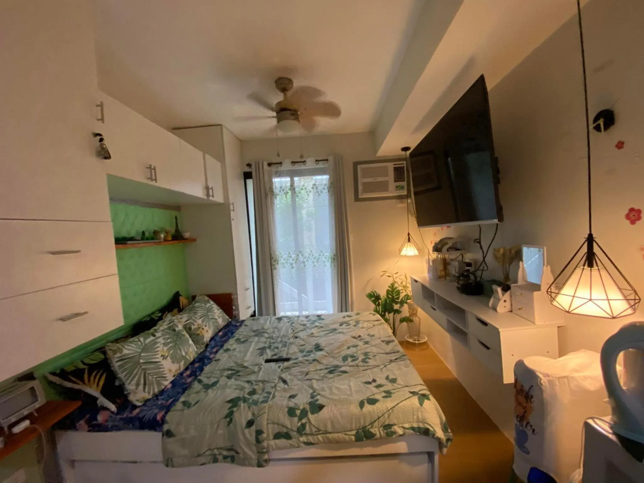 Bed in Summer10th Pinesuites Scandi Minimalist Deluxe