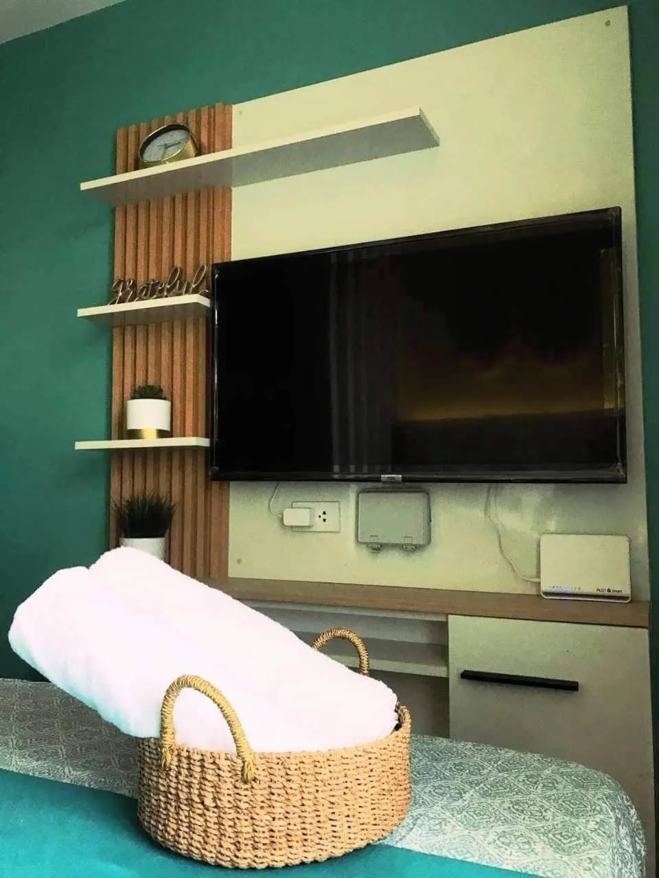 Summer10th Pinesuites Scandi Minimalist Deluxe