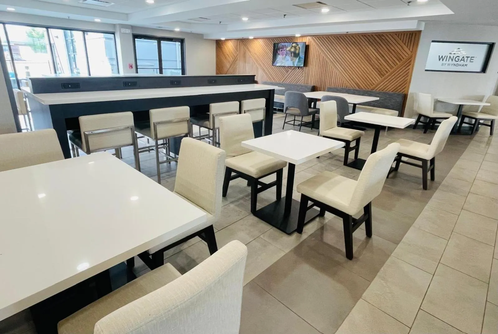 Breakfast in Wingate by Wyndham Parkersburg-Vienna