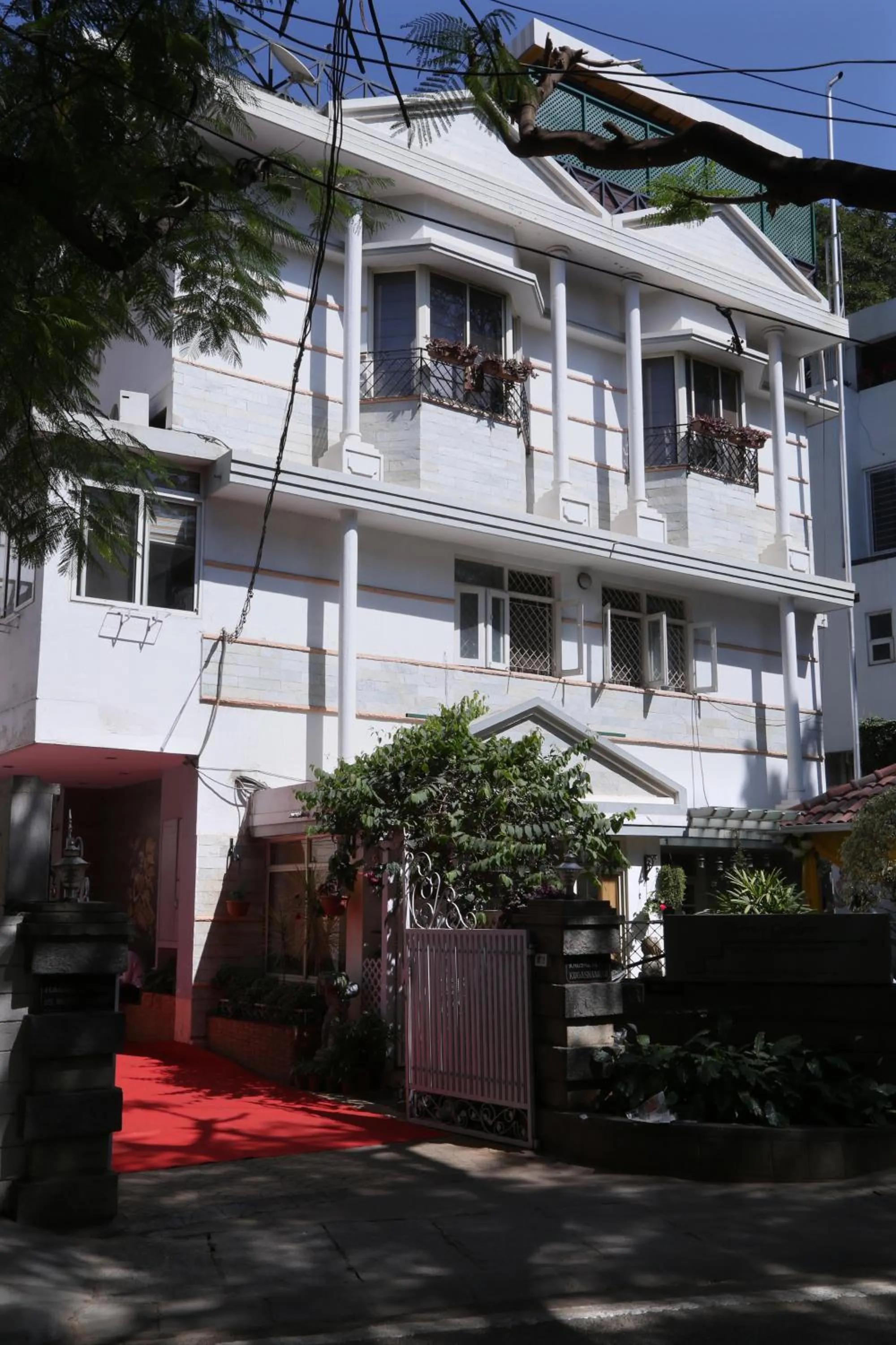 Facade/entrance in Terrace Gardens