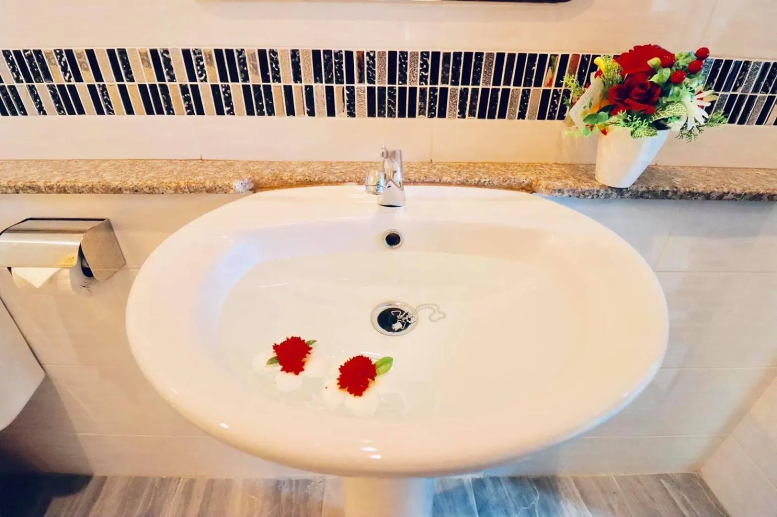 Bathroom in Peaceful Resort , Long Beach - Koh Lanta