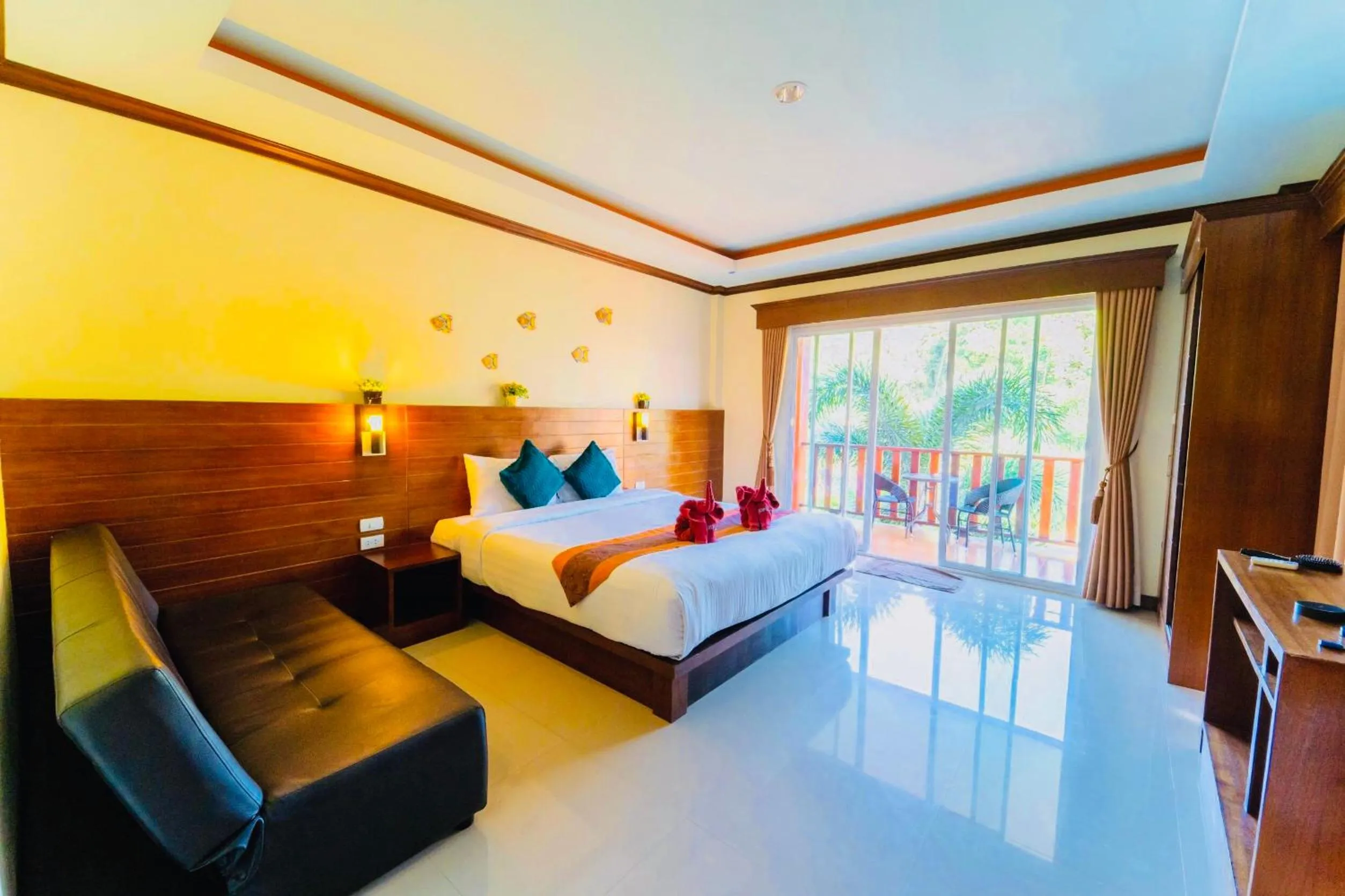 Living room, Bed in Peaceful Resort , Long Beach - Koh Lanta
