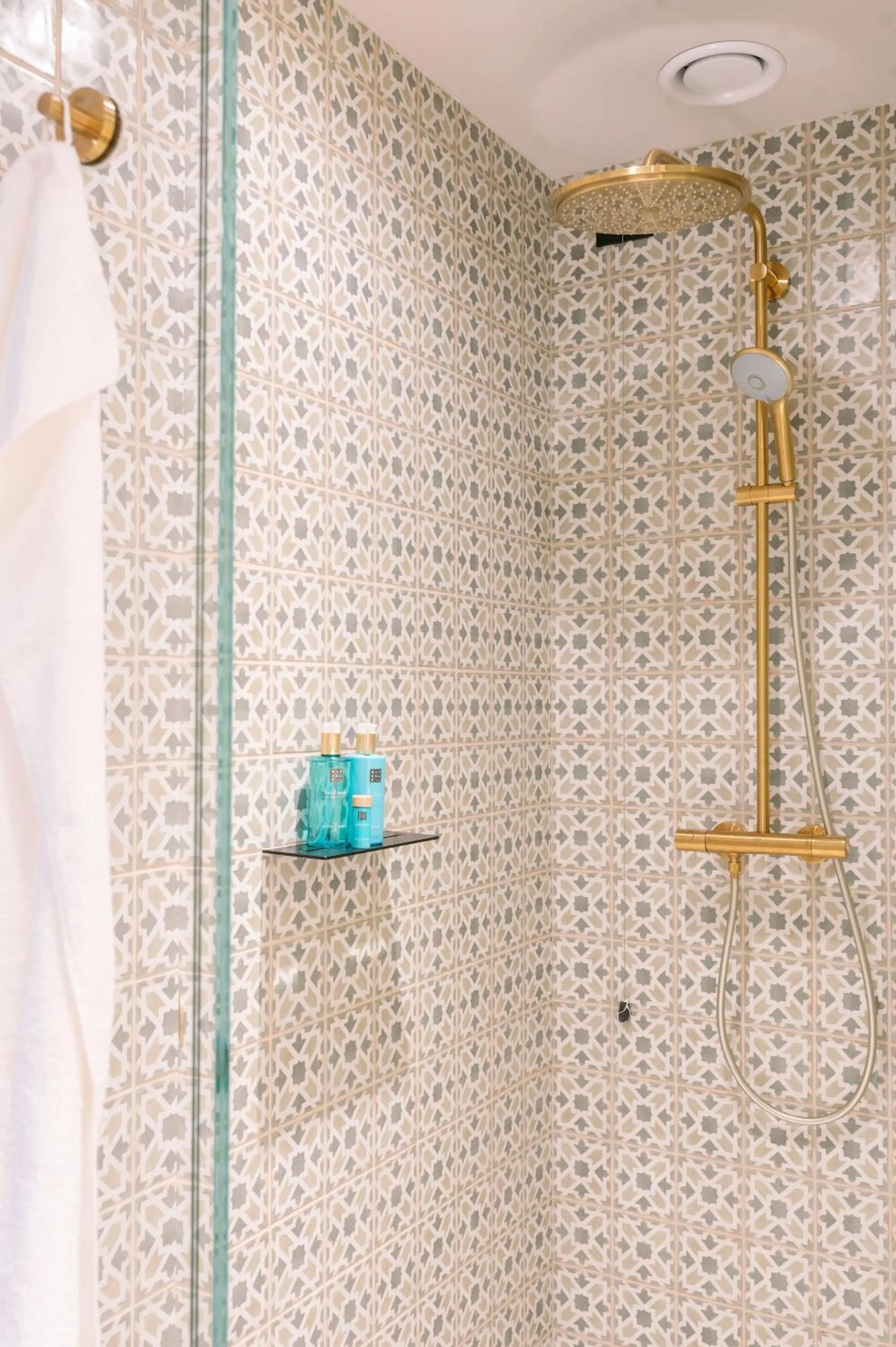 Shower in A-ROSA Gardasee