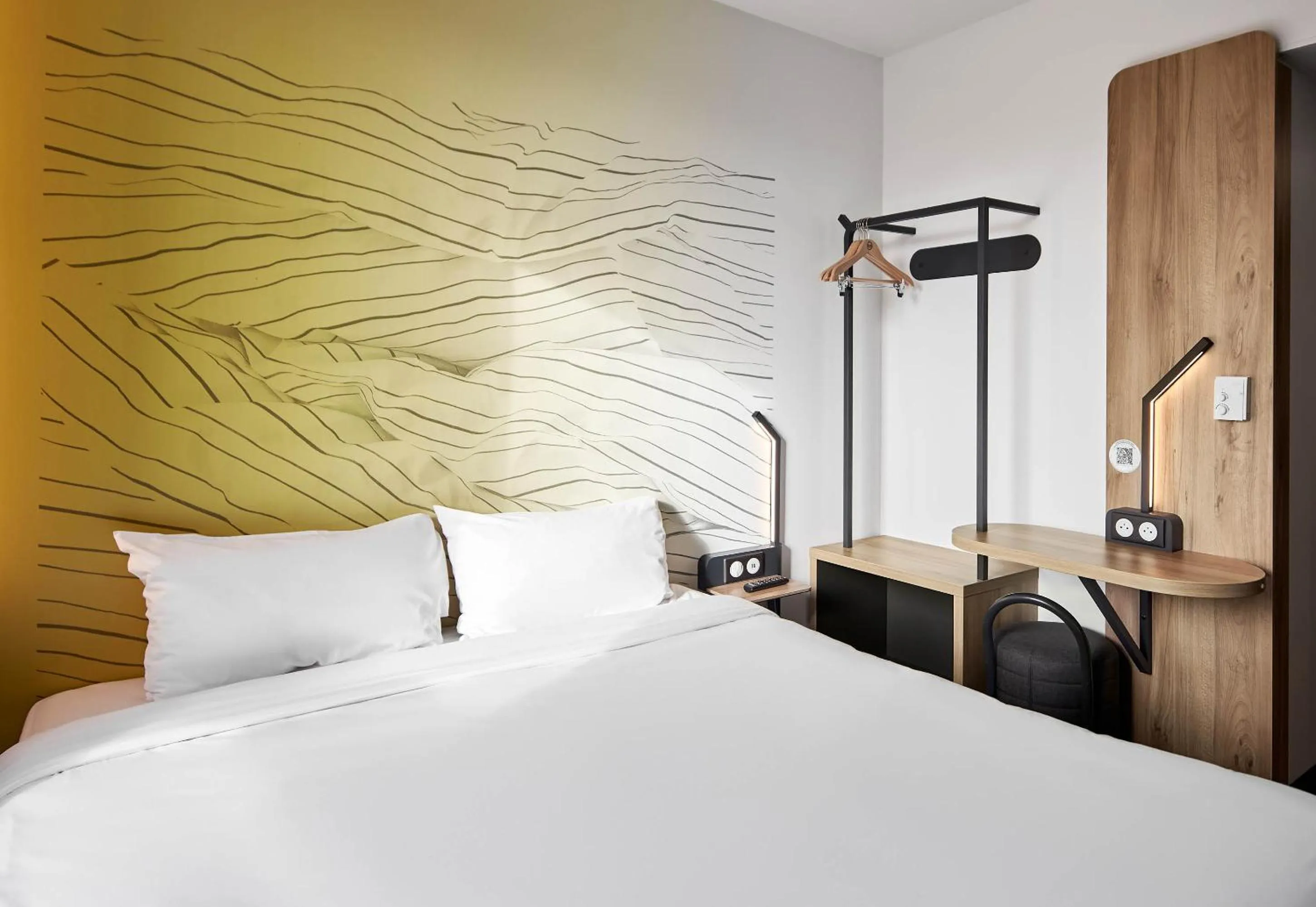 Bedroom, Bed in B&B HOTEL Bois d'Arcy Saint Quentin en Yvelines