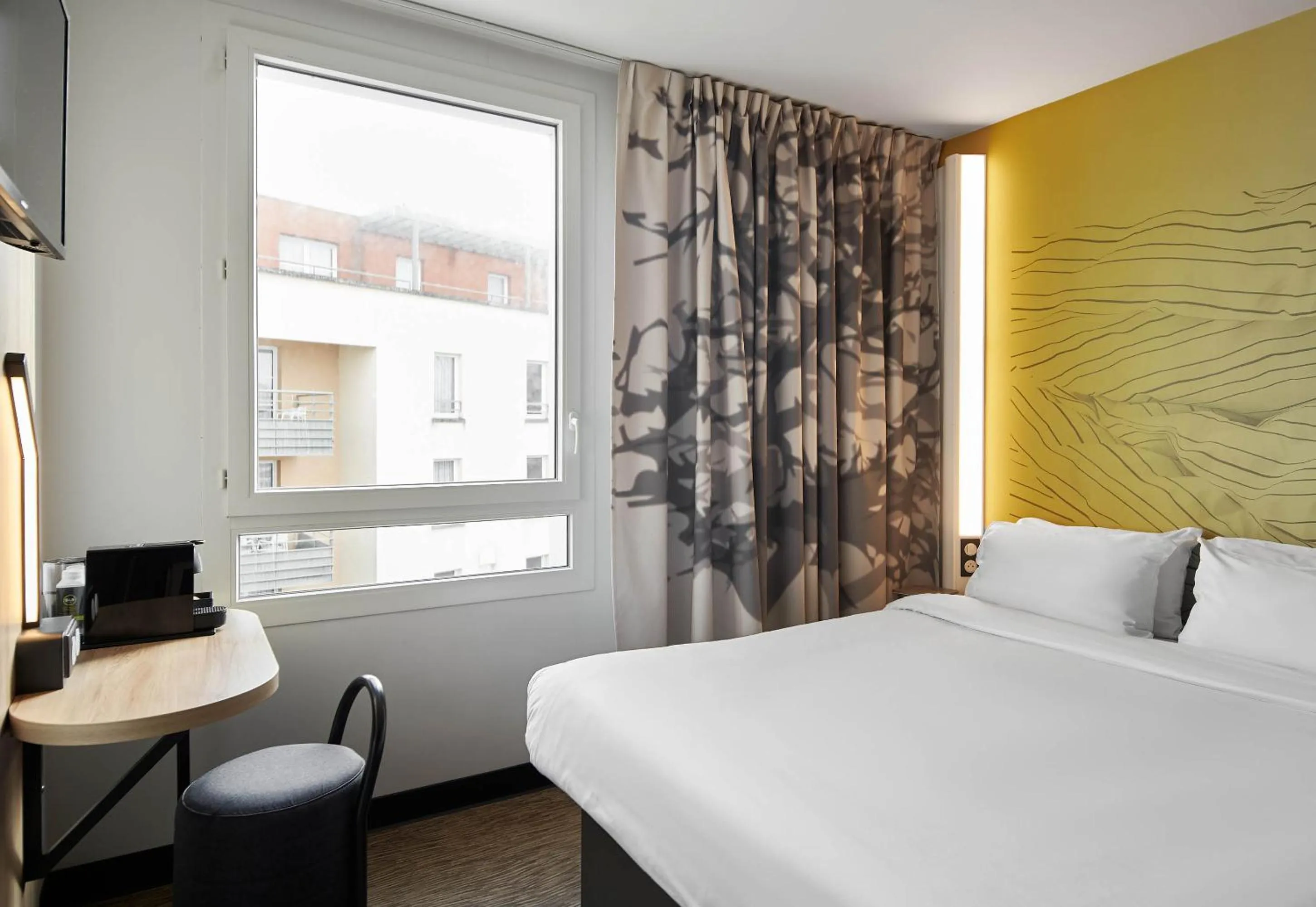 Bedroom, Bed in B&B HOTEL Bois d'Arcy Saint Quentin en Yvelines