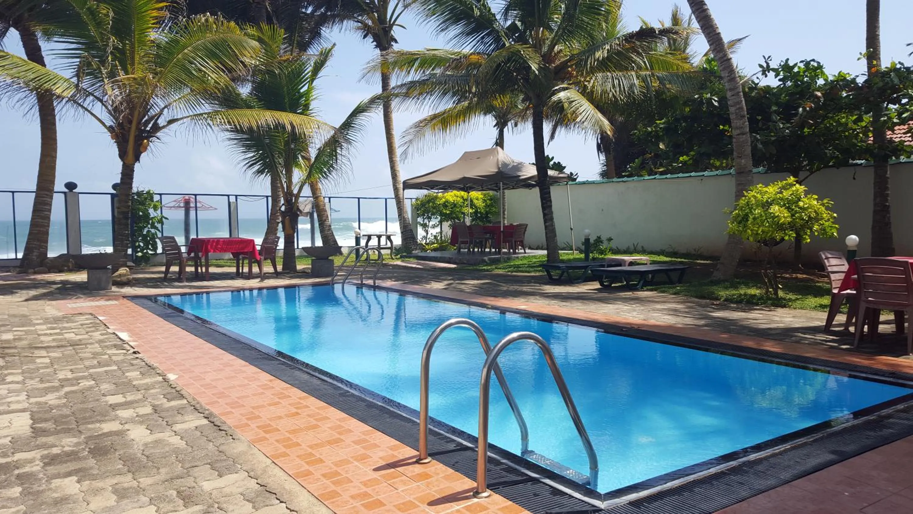 Swimming pool in Edelweiss Resort