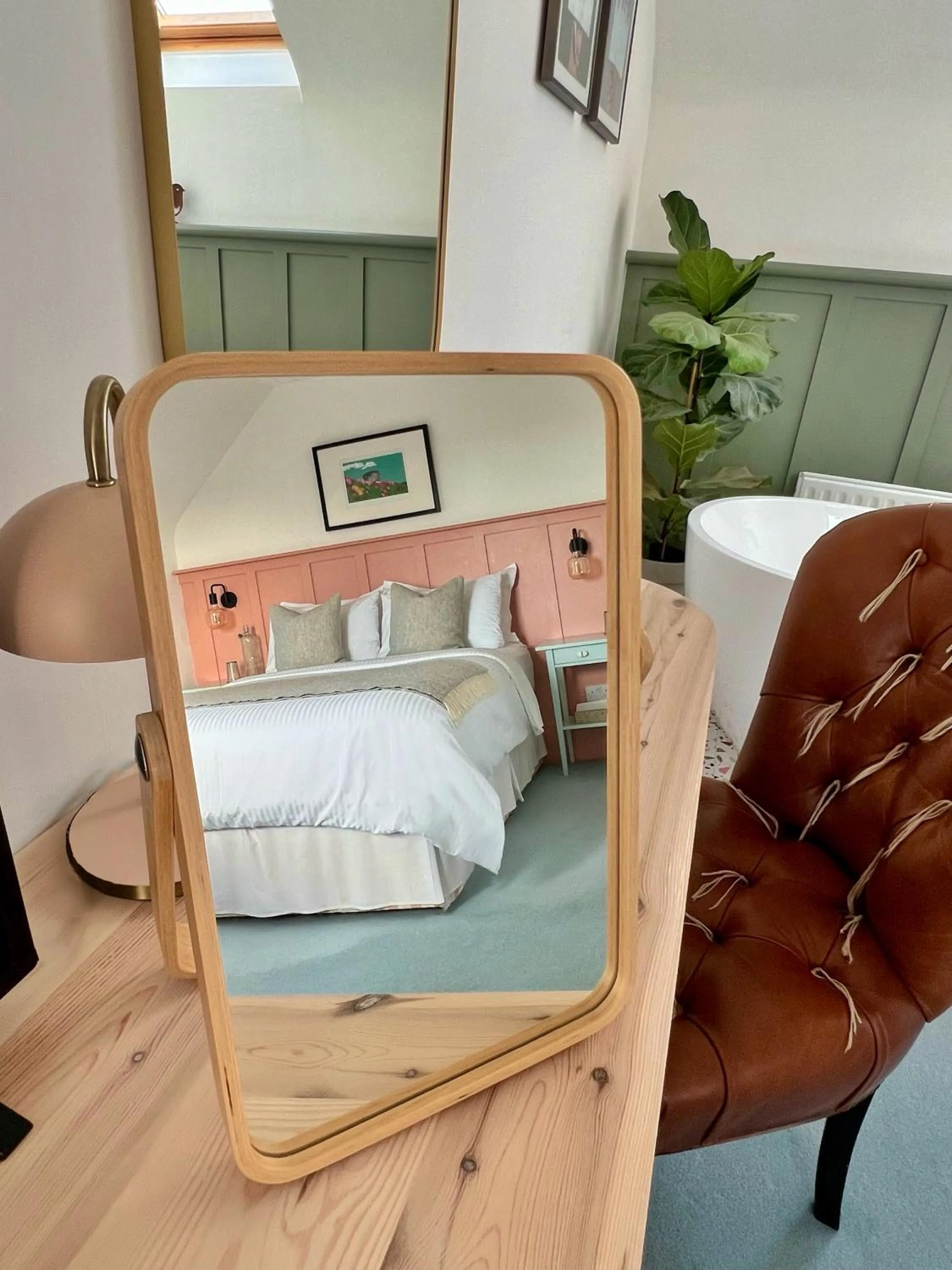 Bedroom, Bed in Thistledown Lodge