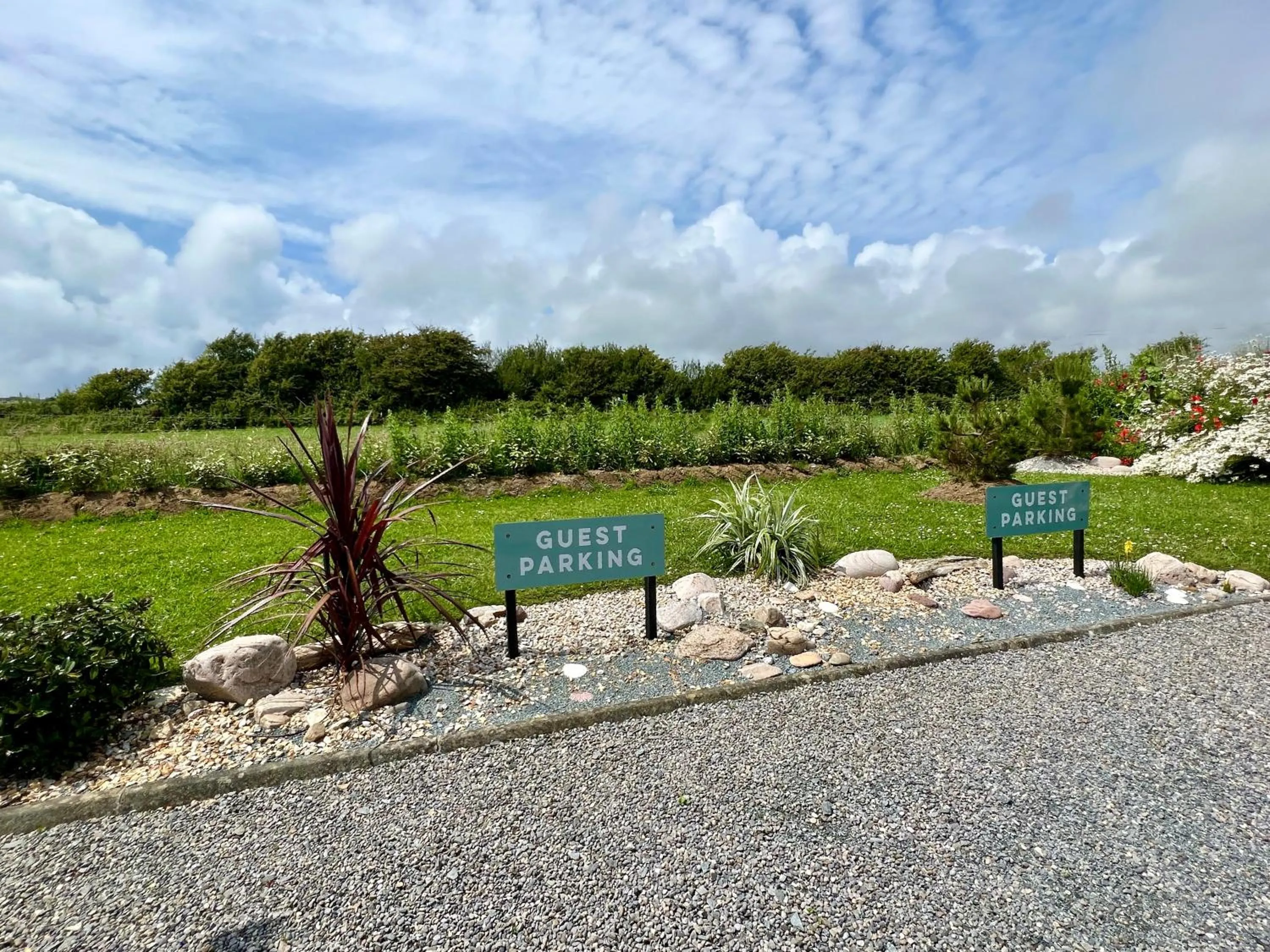 Parking in Thistledown Lodge