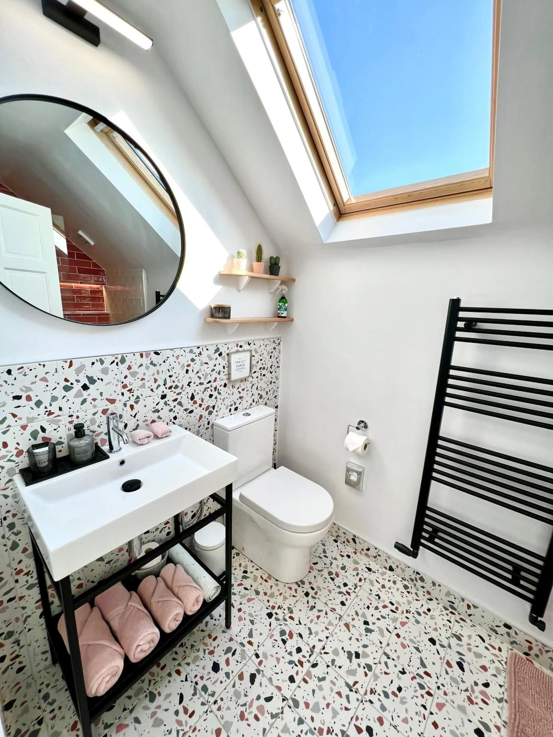 Toilet, Bed in Thistledown Lodge