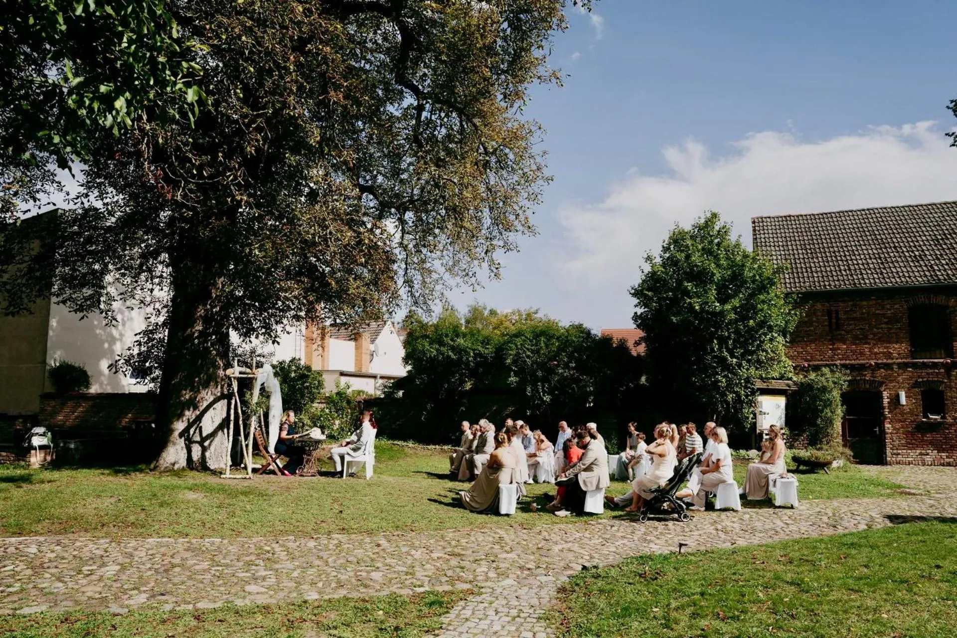 wedding in Hotel Zur Linde Dein Self Check In