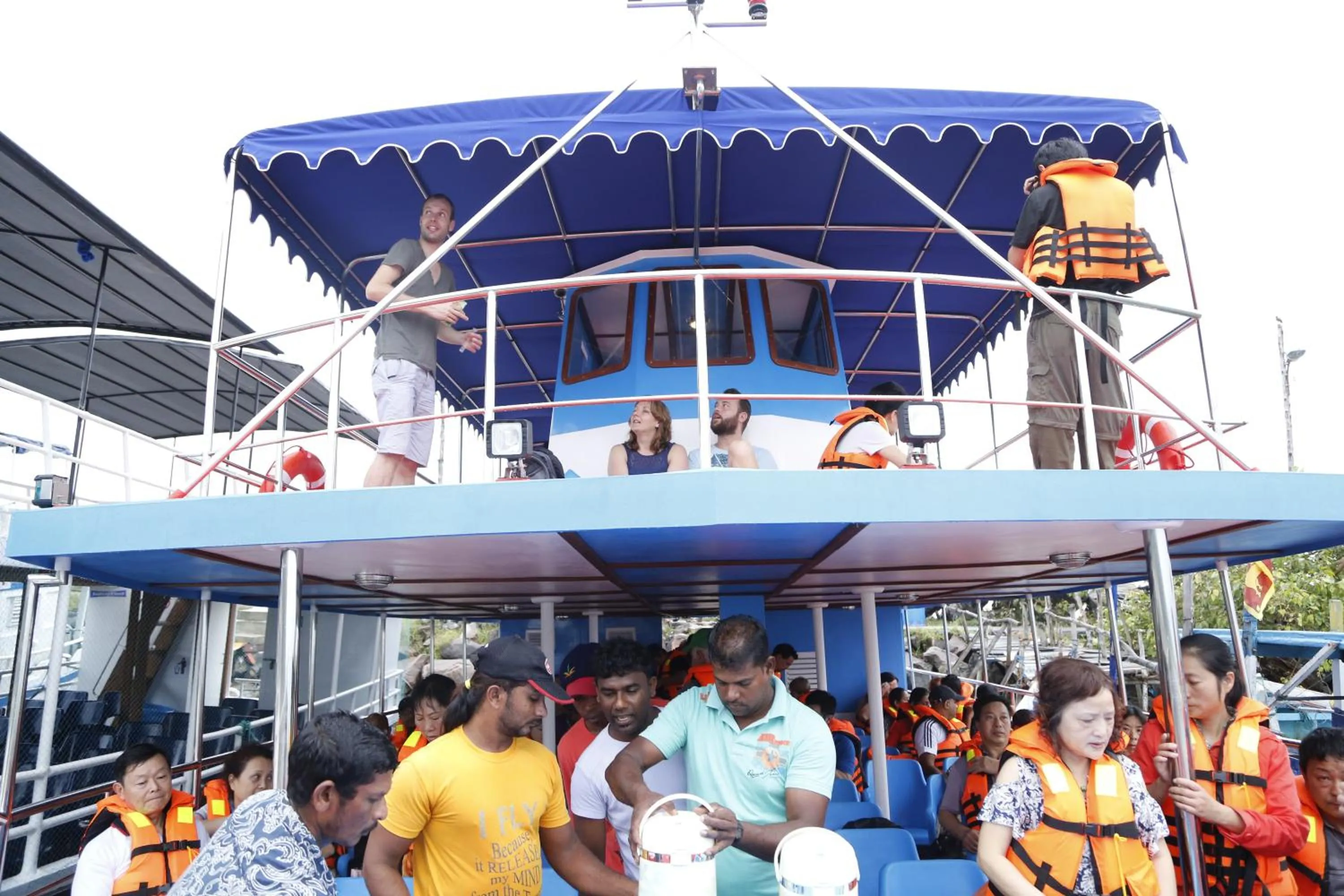 Entertainment in Paradise Beach Resort & Diving school