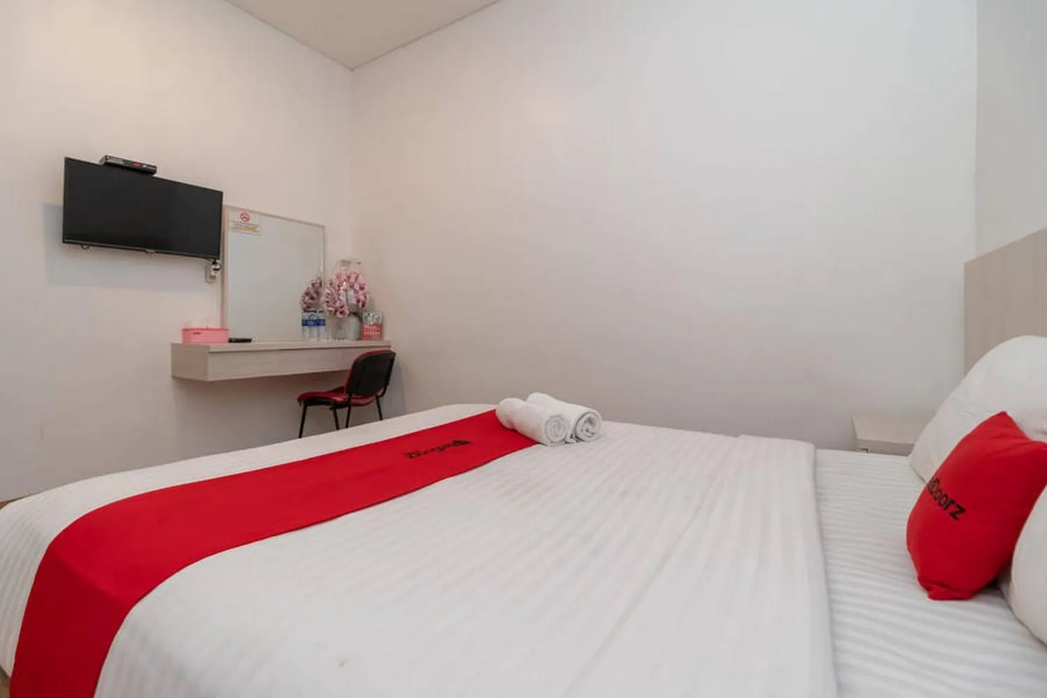 Bedroom, Bed in RedDoorz near Exit Tol Kotabaru ITERA Lampung