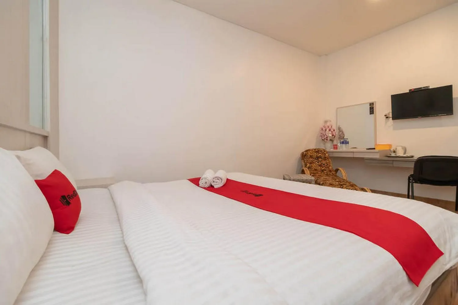 Bedroom, Bed in RedDoorz near Exit Tol Kotabaru ITERA Lampung