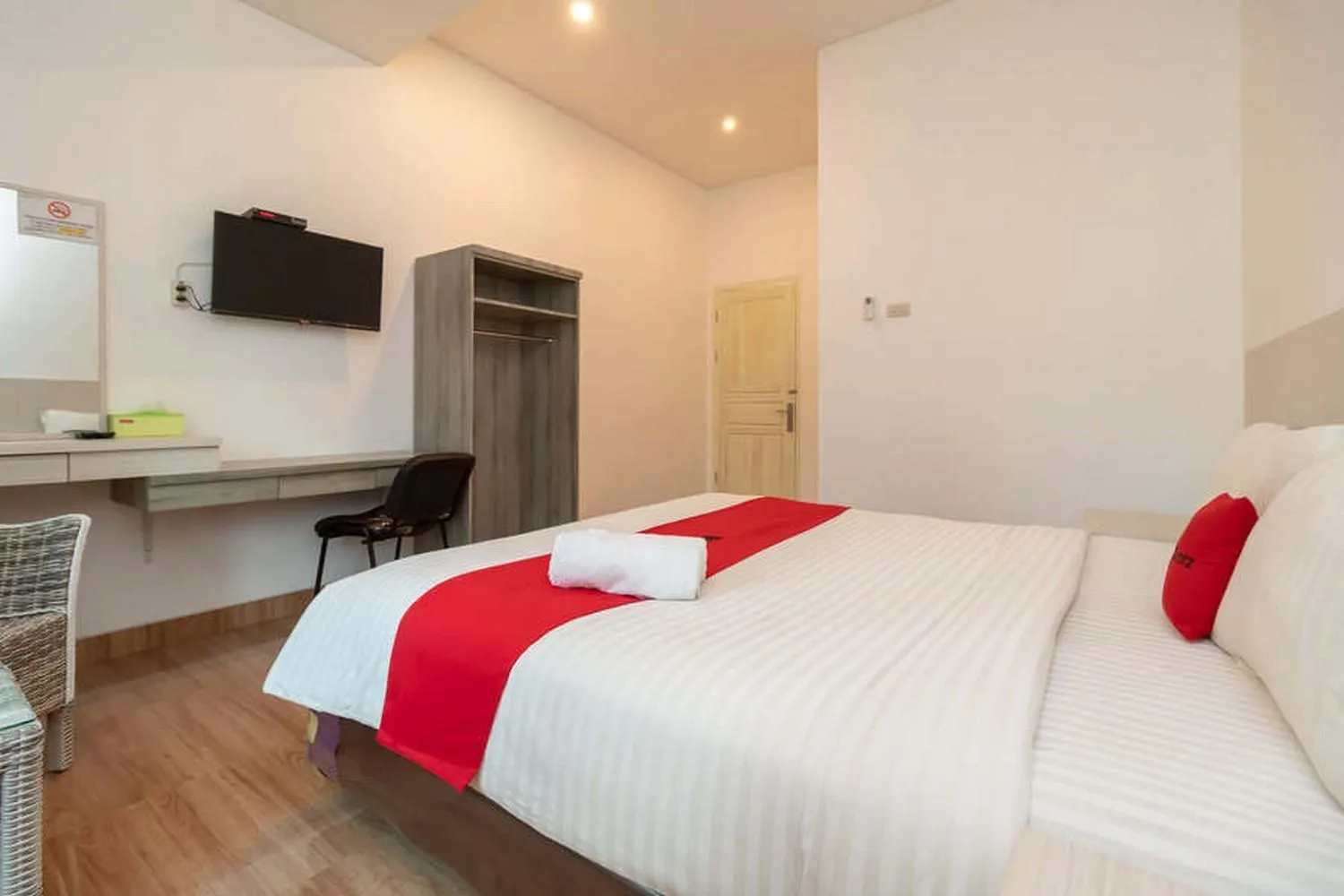 Bedroom, Bed in RedDoorz near Exit Tol Kotabaru ITERA Lampung