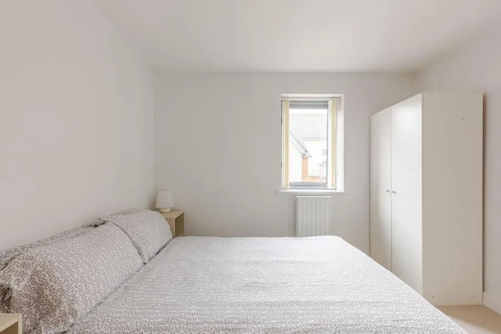 Bedroom, Bed in Modern City Centre House with Free Parking