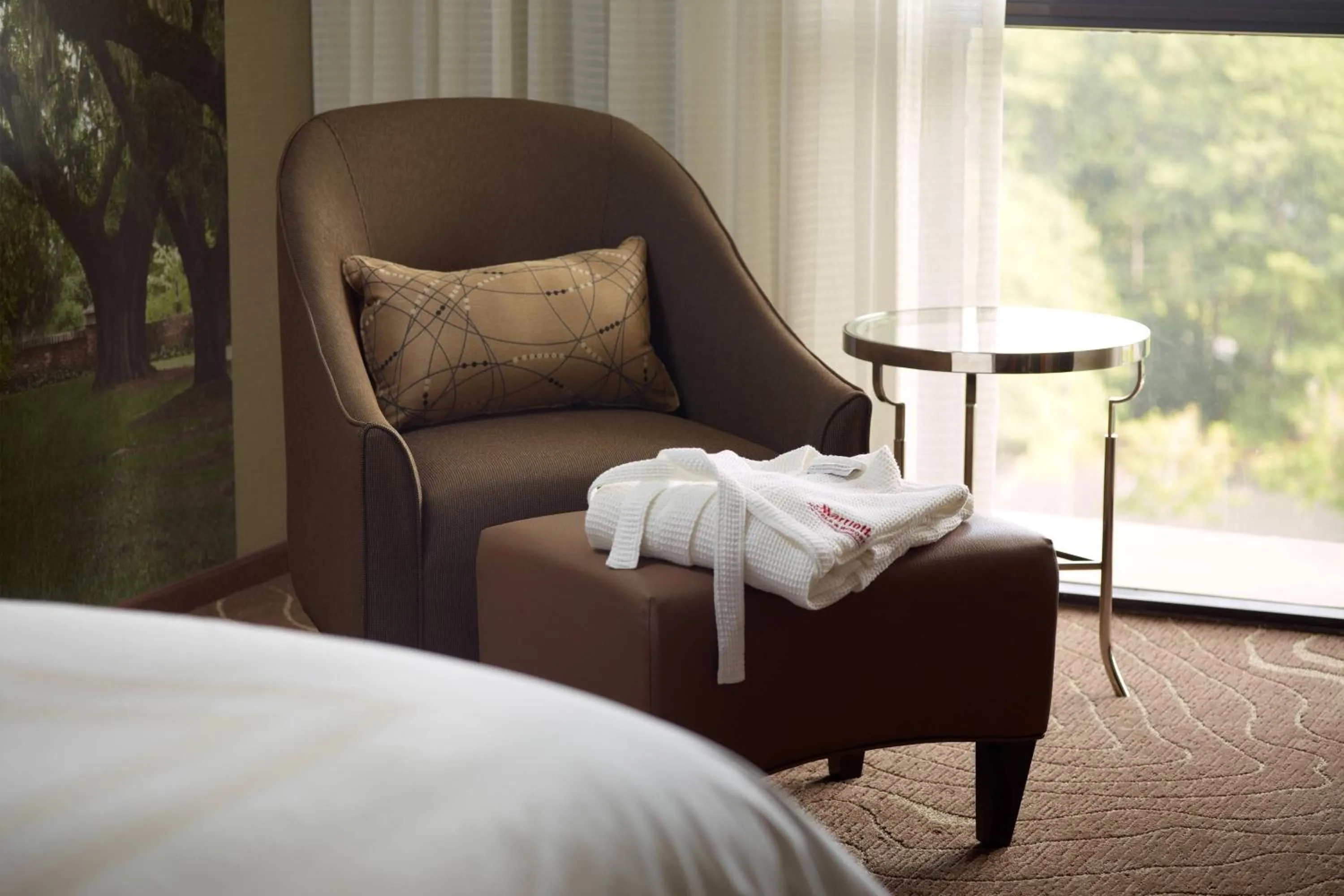 Photo of the whole room, Bed in Atlanta Marriott Northwest at Galleria